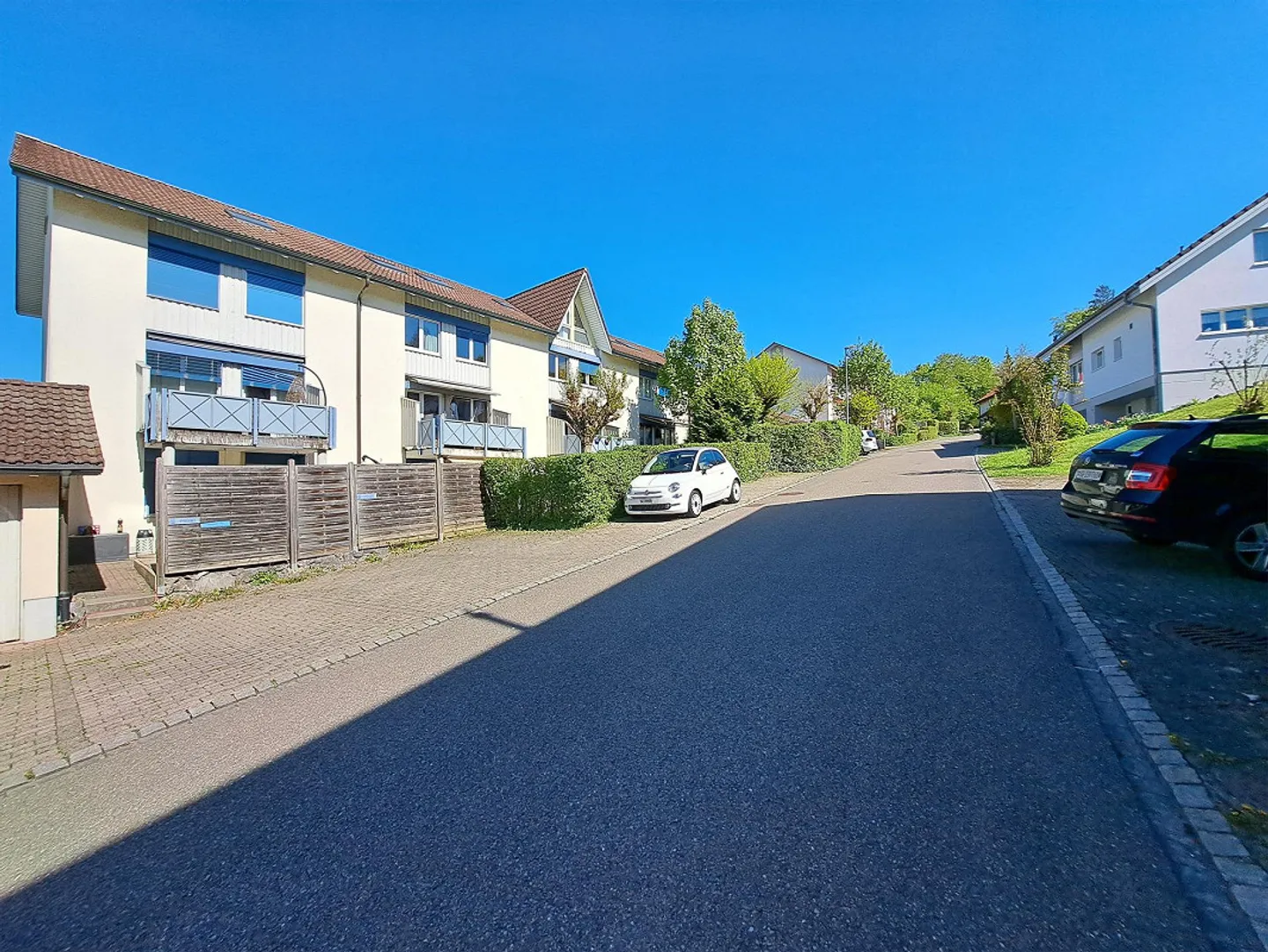 Vous cherchez une place de parking ? Nous avons la solution ! - Photo 2 sur 3