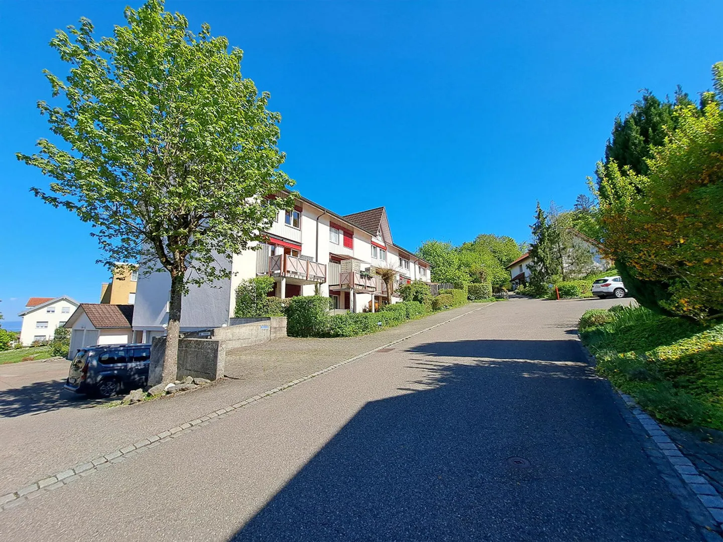 Vous cherchez une place de parking ? Nous avons la solution ! - Photo 3 sur 3