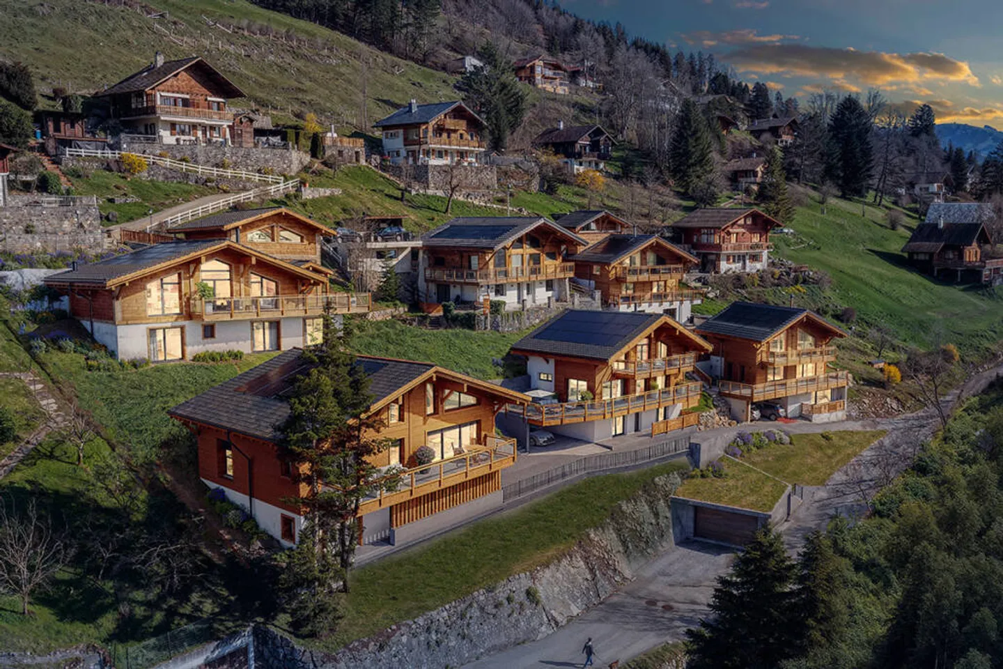 Chalet di lusso a Crésuz con vista panoramica - Foto 1 di 7