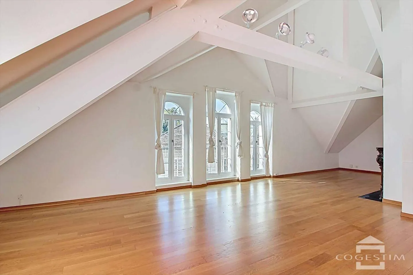 Ultimo piano 6.5 stanze - Foto 1 di 13