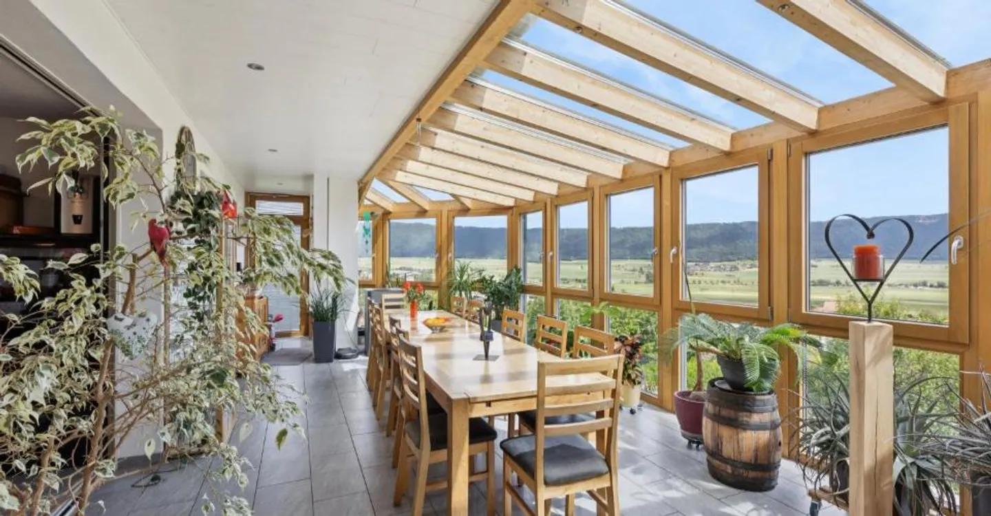Spacious villa with panoramic view and independent spaces - Photo 3 of 10