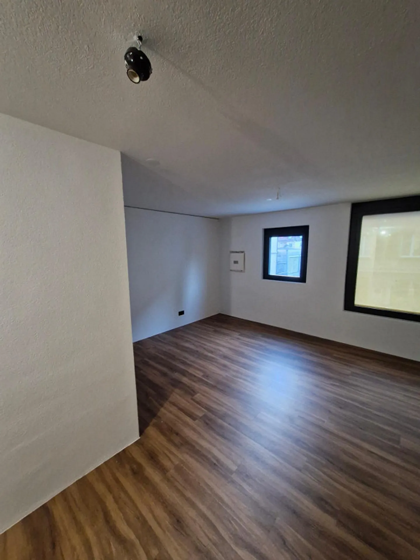 Style de vie urbain dans un quartier résidentiel charmant ! - Photo 2 sur 4