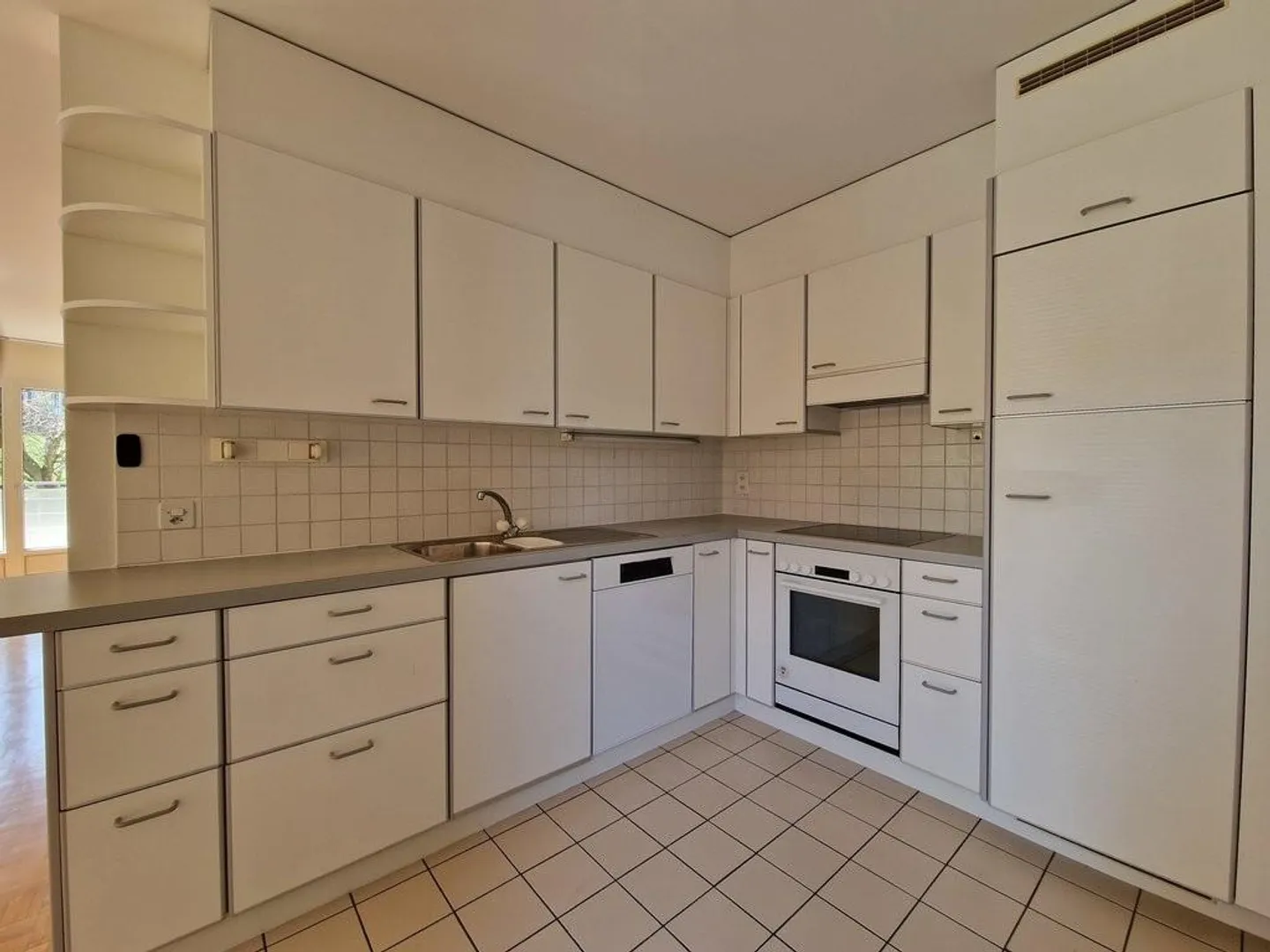 Ampio appartamento in posizione tranquilla - Foto 4 di 12