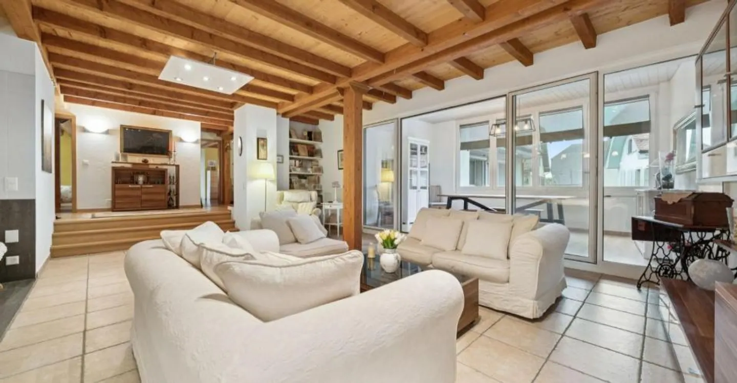 Geräumige 4,5-Zimmer-Wohnung mit Loggia in Champagne - Foto 2 von 12