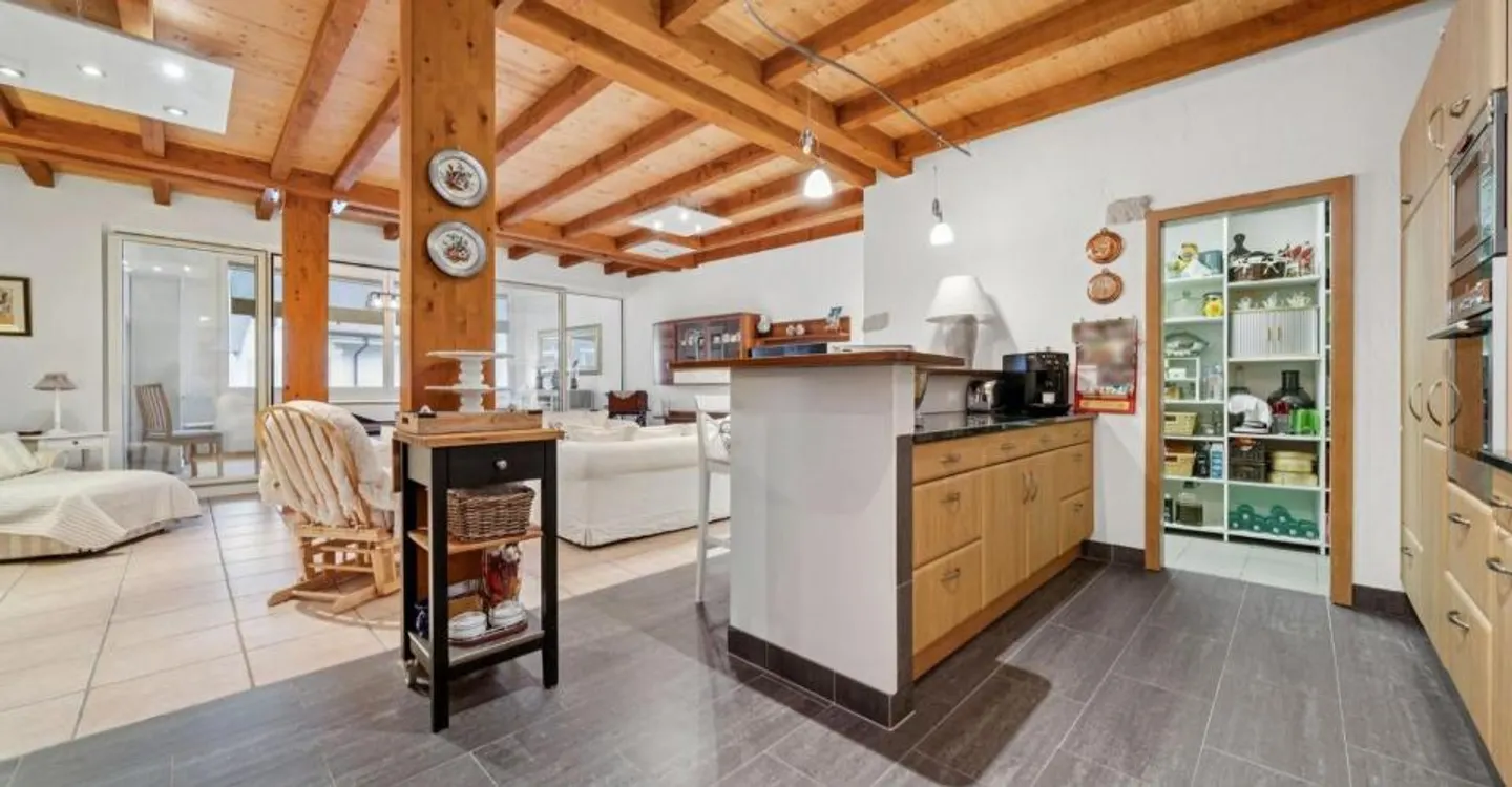 Geräumige 4,5-Zimmer-Wohnung mit Loggia in Champagne - Foto 4 von 12