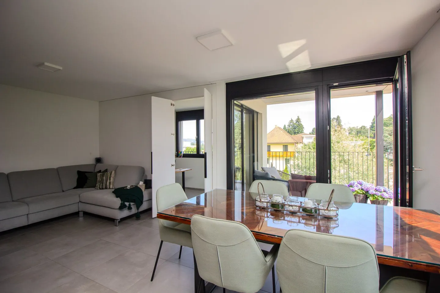 Appartamento moderno e quasi nuovo di 3,5 locali - Foto 11 di 21