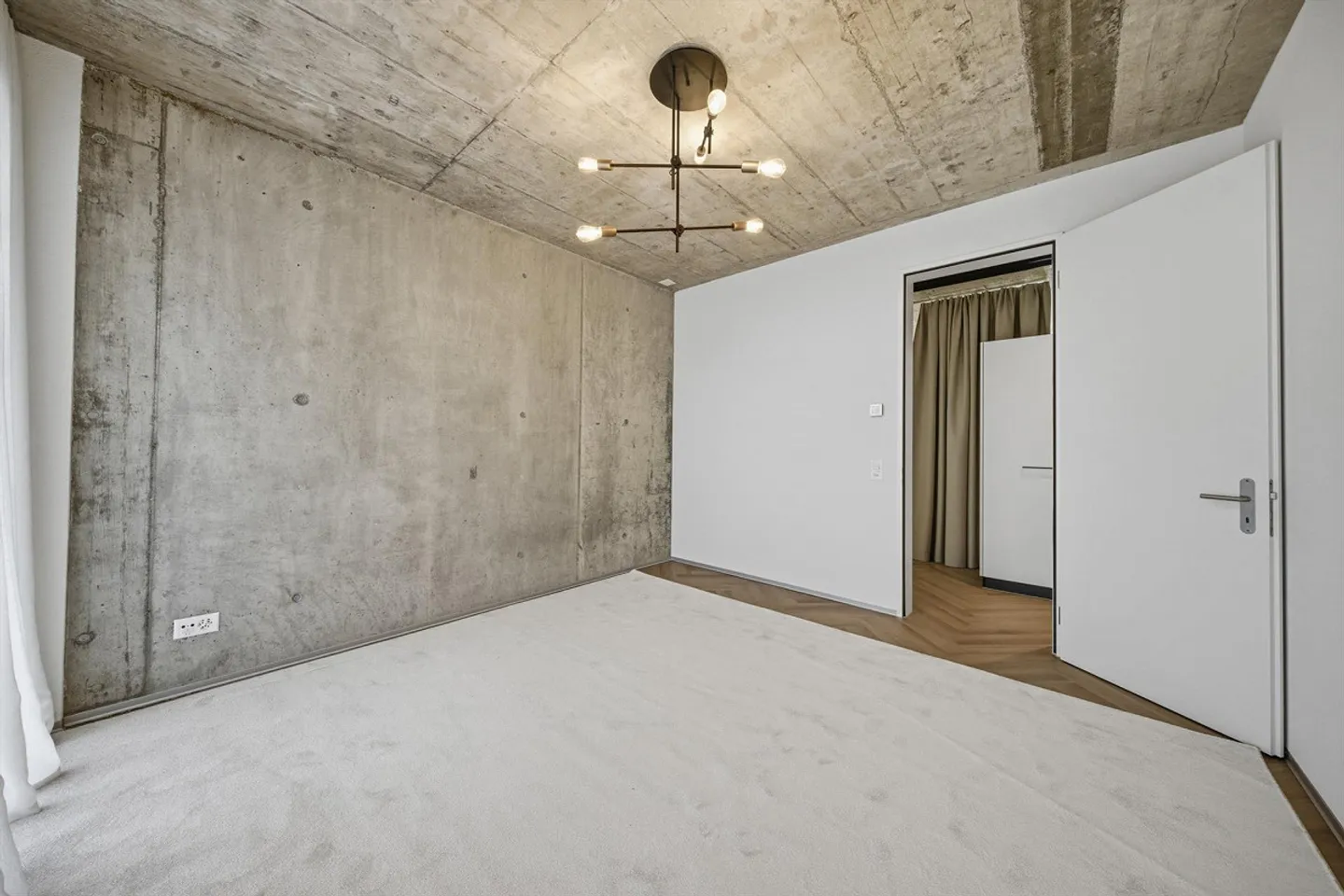 Le Chic Industriel Rencontre le Confort Central - Photo 4 sur 6