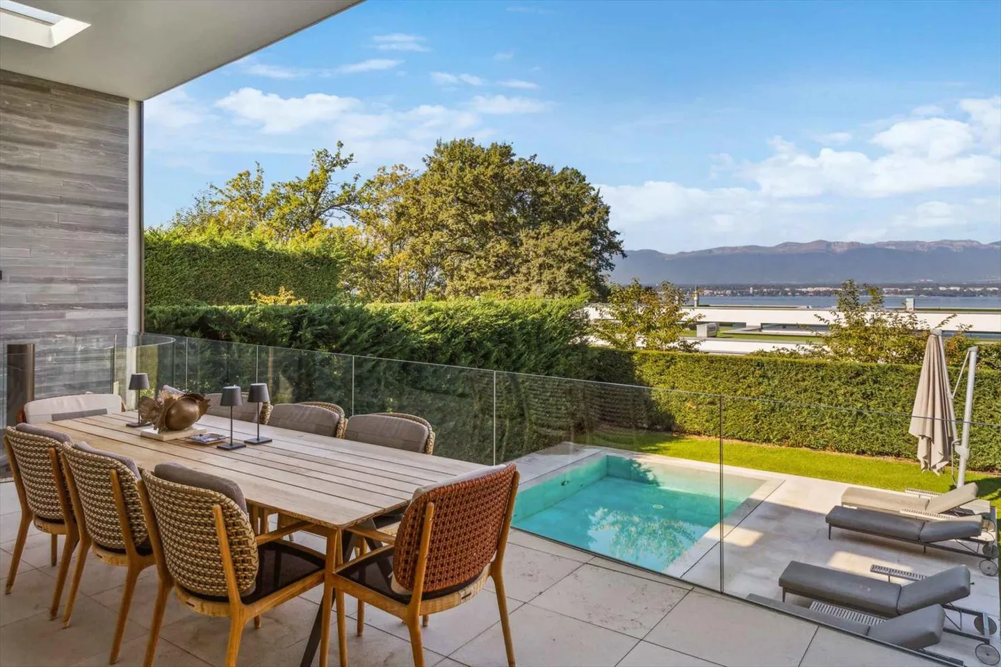 Magnificent Villa with Contemporary Architecture and Lake and Lagoon Access - Photo 1 of 12