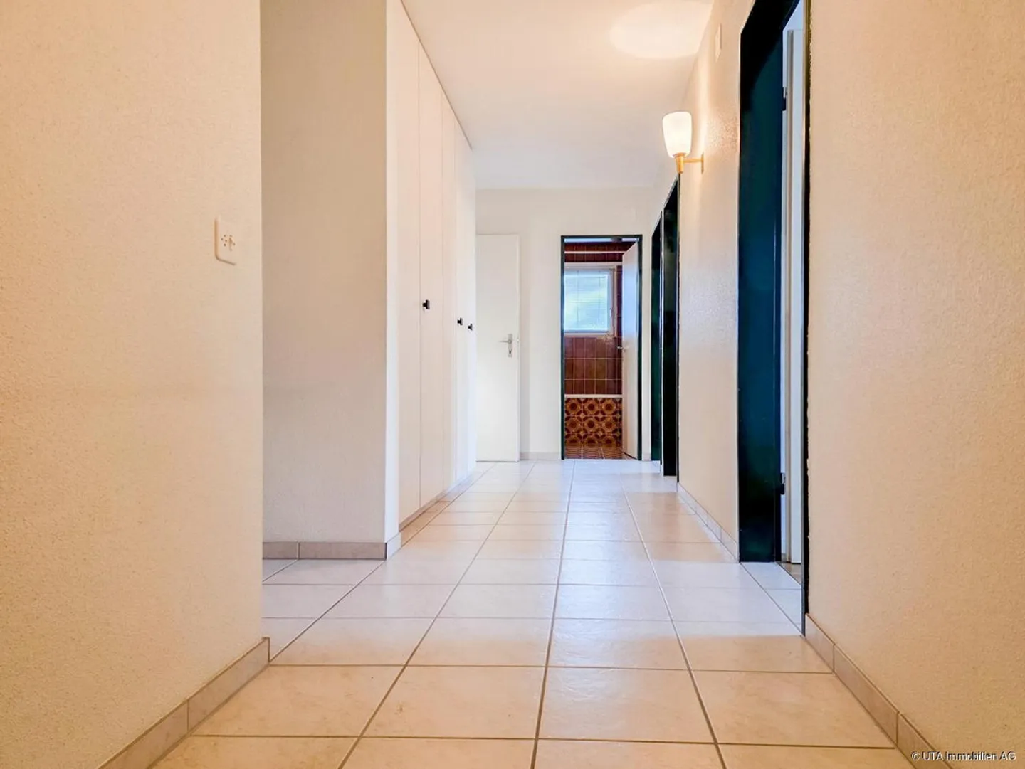 Wohnen an zentraler Lage mit zwei Balkonen und viel Platz - Foto 5 von 14