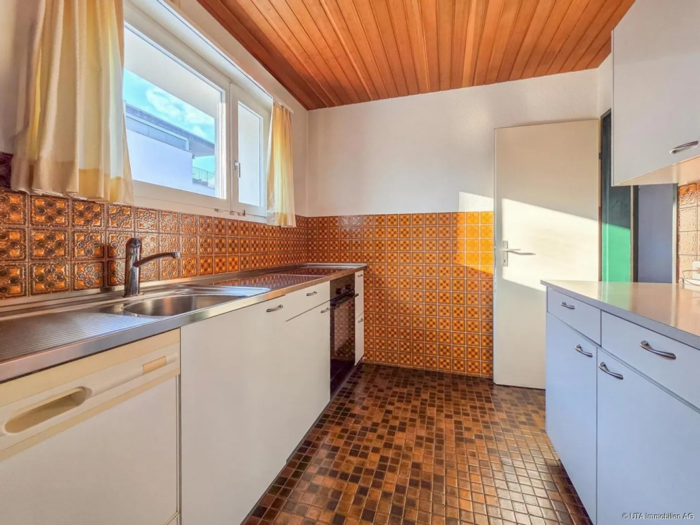 Wohnen an zentraler Lage mit zwei Balkonen und viel Platz - Foto 6 von 14