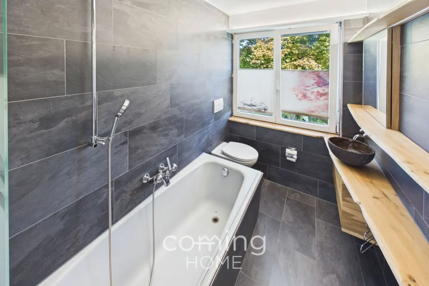 Casa unifamiliare di 7,5 stanze modernizzata con vista panoramica a Lohn-Ammannsegg - Foto 10 di 19