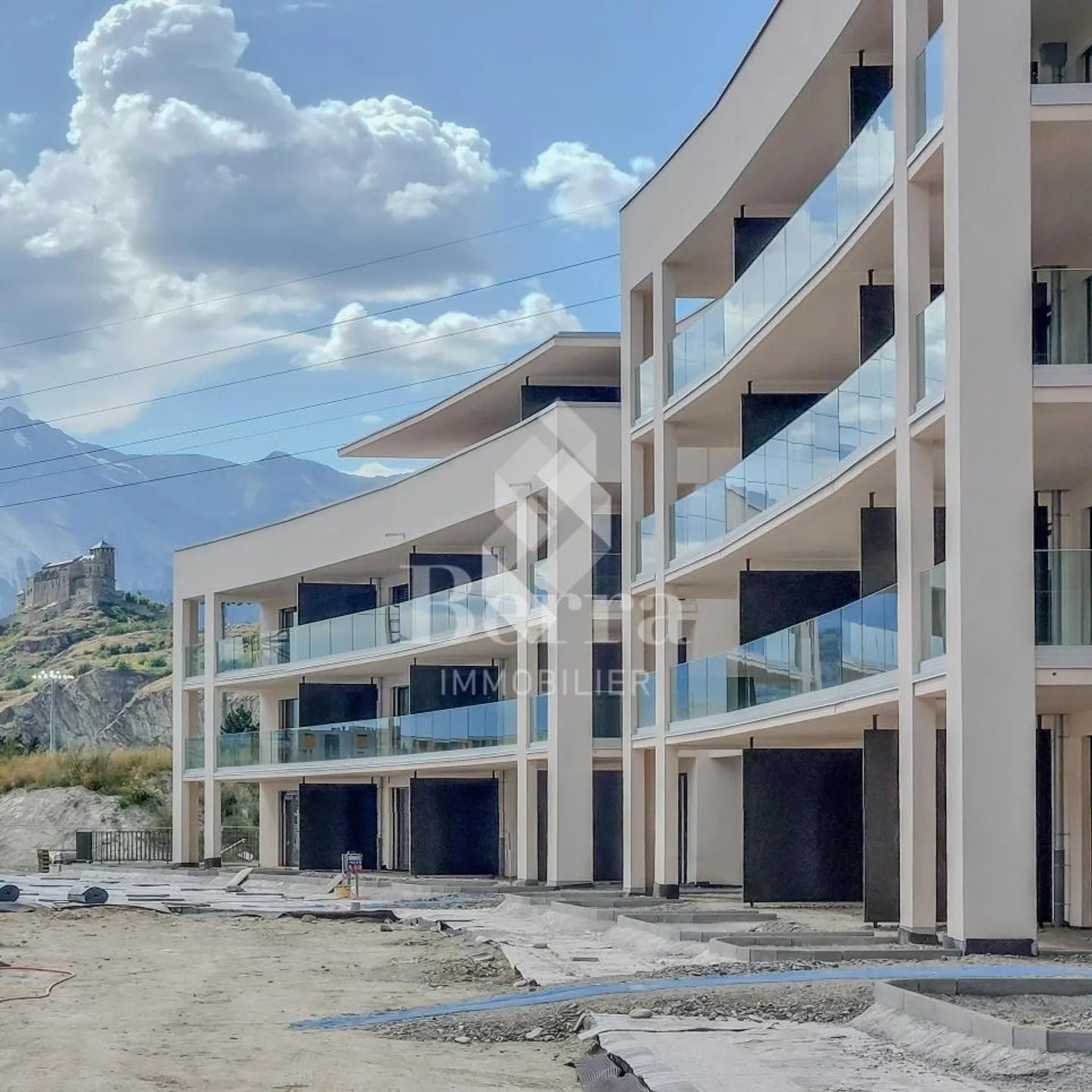 Bellissimi volumi per questi appartamenti - Foto 1 di 8