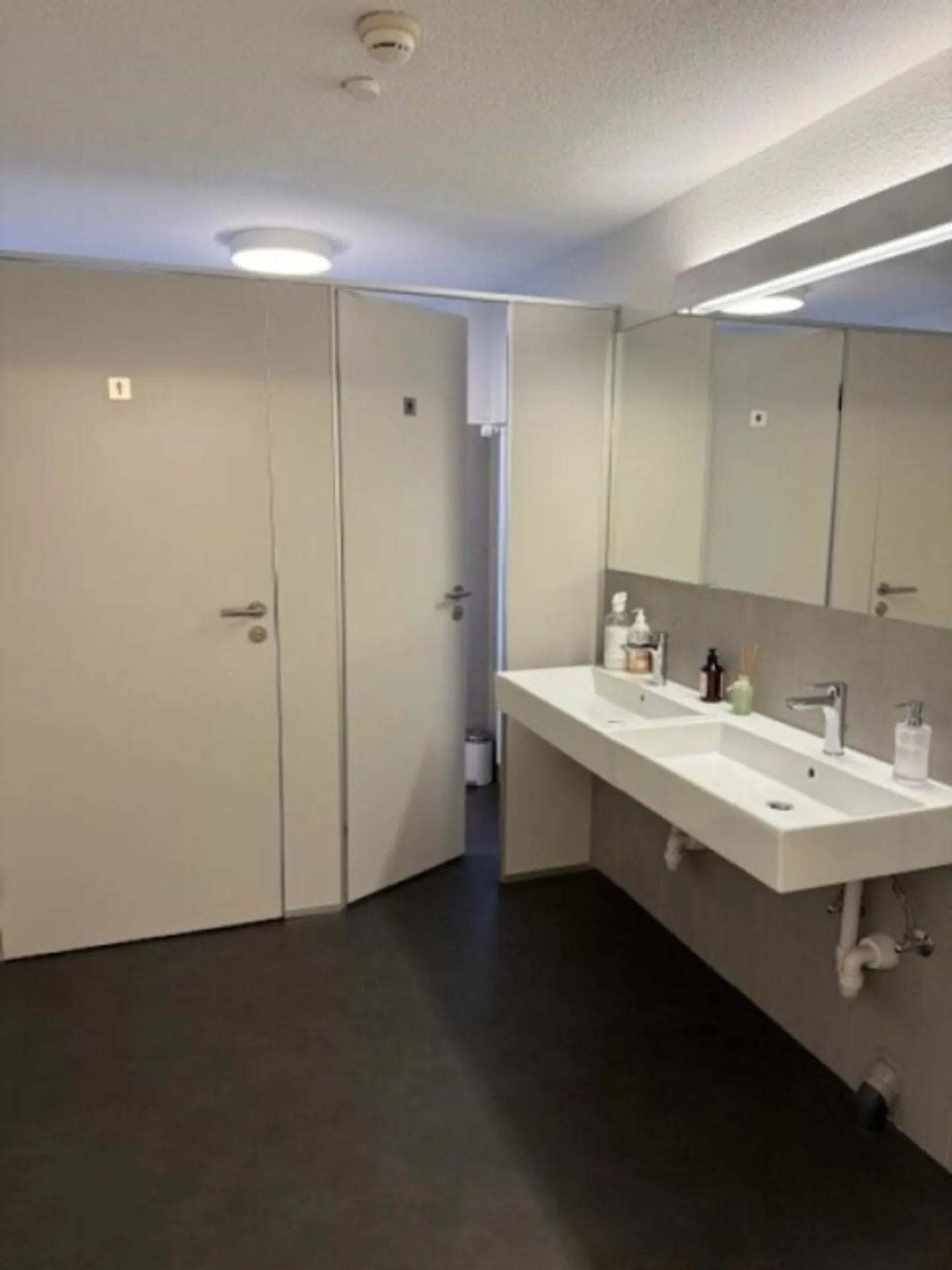 Office Ground Floor to 2nd Floor - Photo 8 of 20