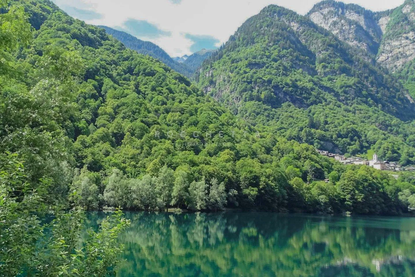 Single house for sale - Photo 2 of 15