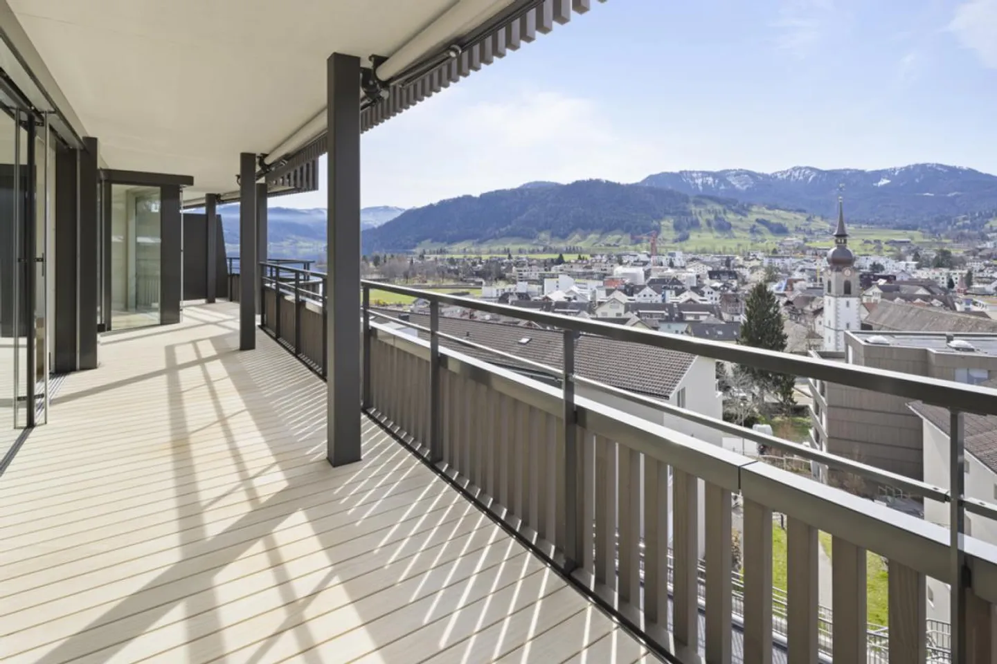 Vivere con vista sul lago di Ägeri - Foto 1 di 8