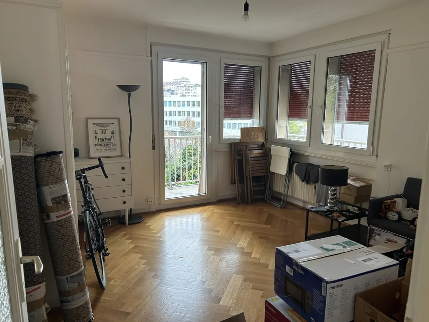 Charming 2.5 Room Apartment - Photo 3 of 6