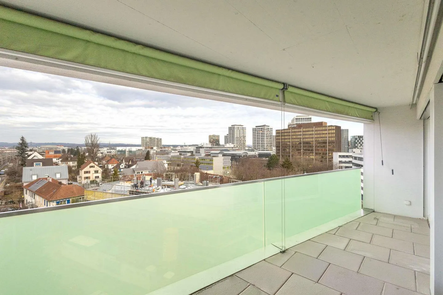 Appartamento 3.5-4.5 camere in posizione centrale con vista mozzafiato - Foto 5 di 13