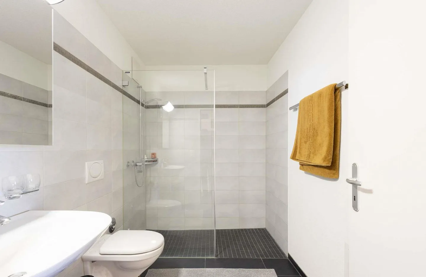 Appartamento 3.5-4.5 camere in posizione centrale con vista mozzafiato - Foto 9 di 13