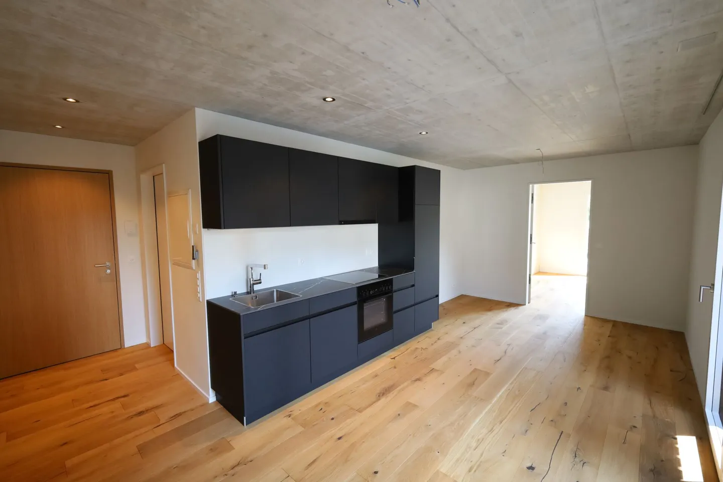 Newly built 2-room apartment - Photo 3 of 8