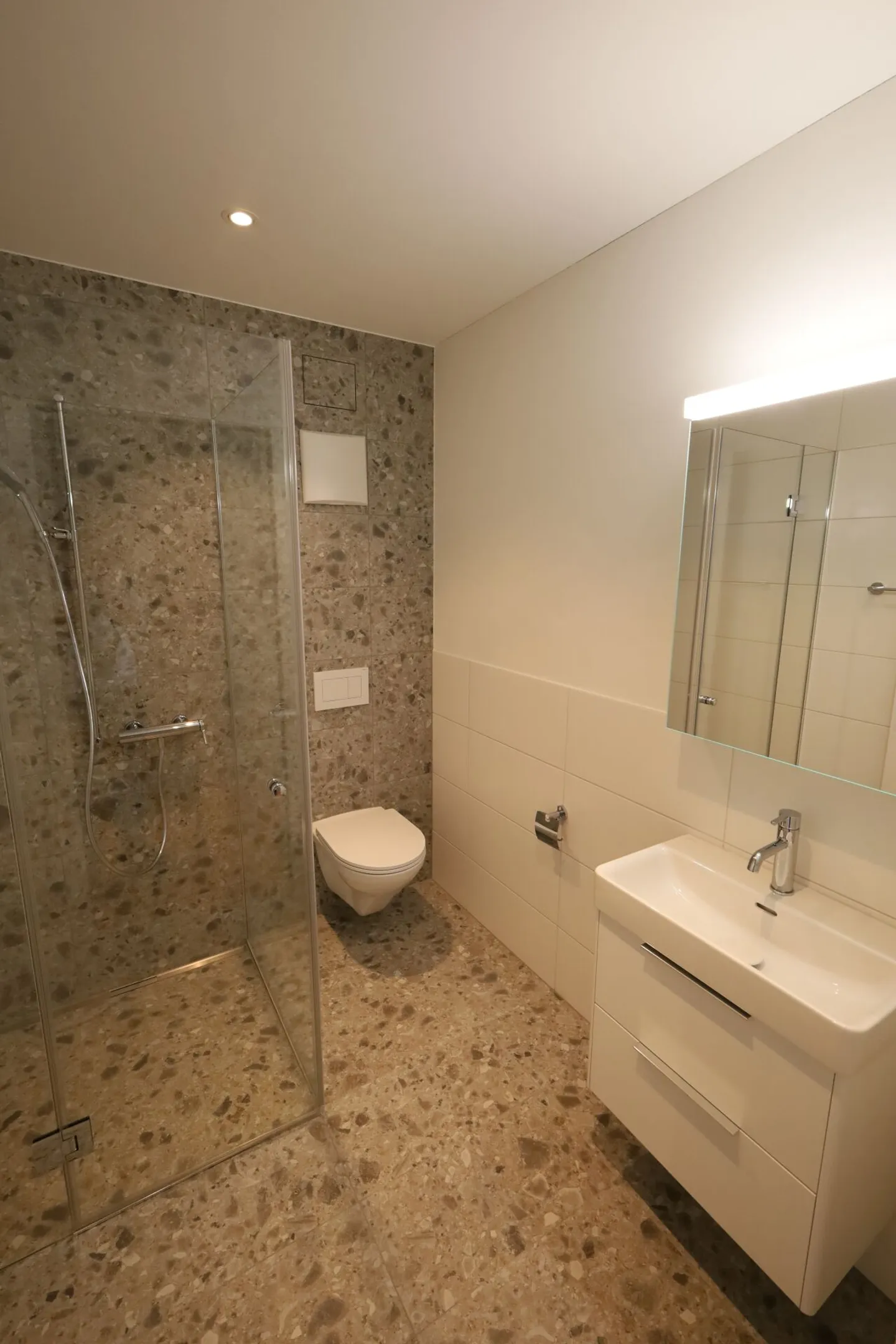 Newly built 2-room apartment - Photo 4 of 8