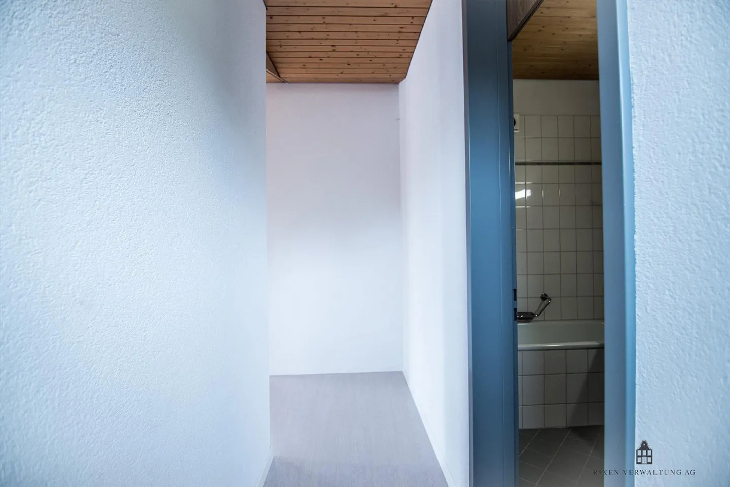 schöne und grosse 2.5 Zimmer Dachwohnung - Foto 2 von 9
