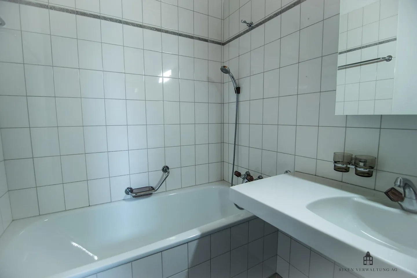 schöne und grosse 2.5 Zimmer Dachwohnung - Foto 4 von 9