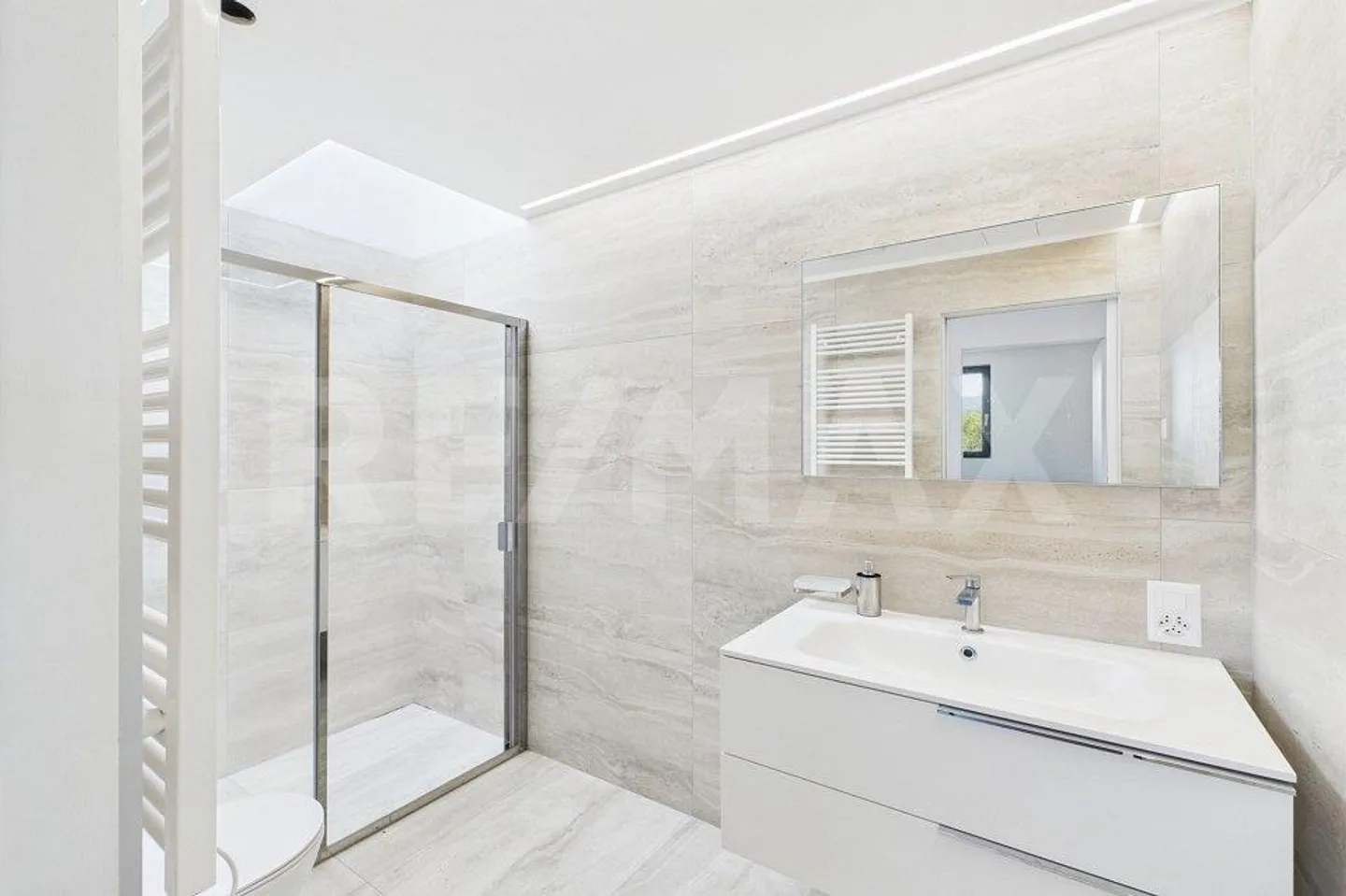 Stilvolles Attikawohnung mit Seeblick - Foto 10 von 13