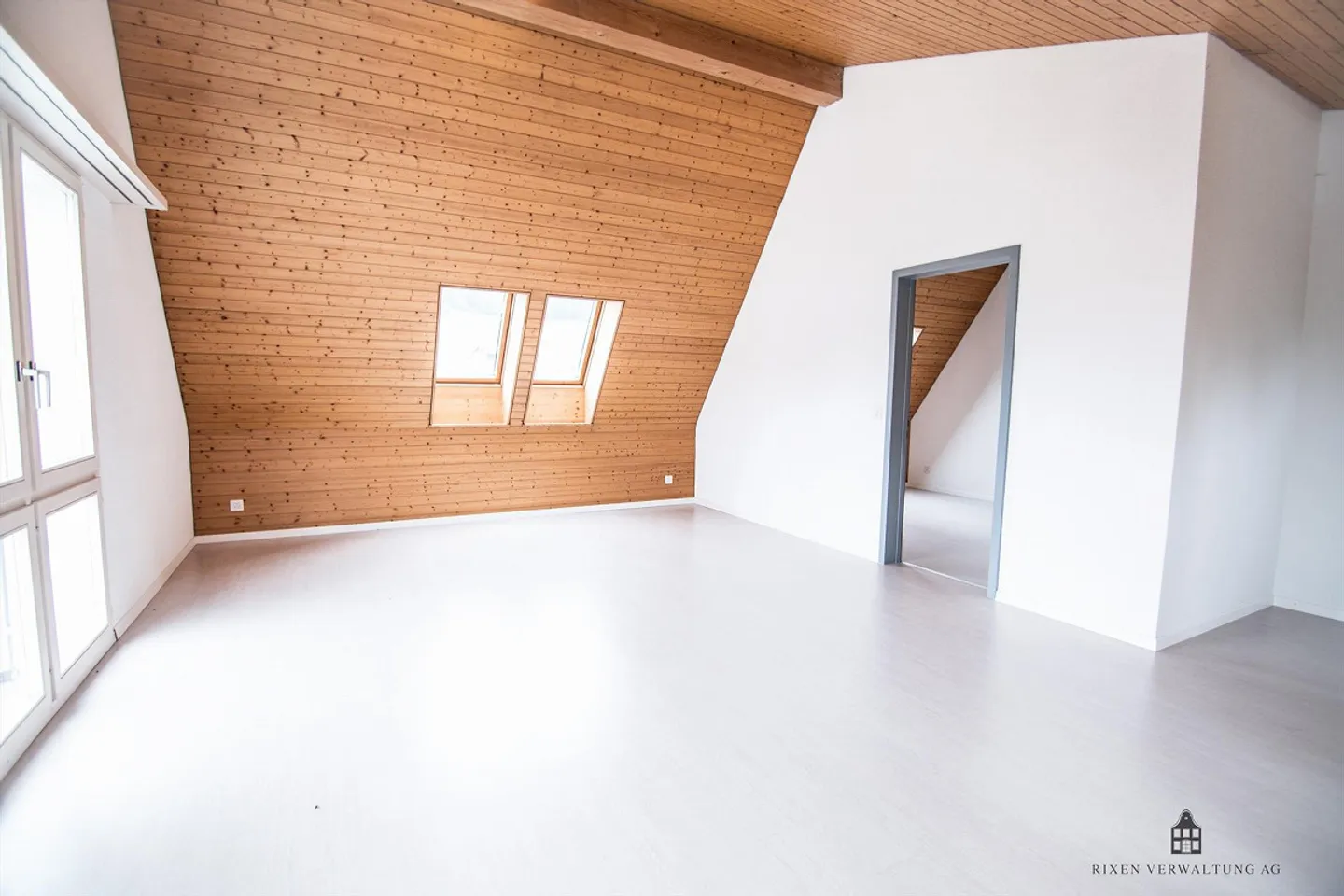 schöne und grosse 2.5 Zimmer Dachwohnung - Foto 6 von 9
