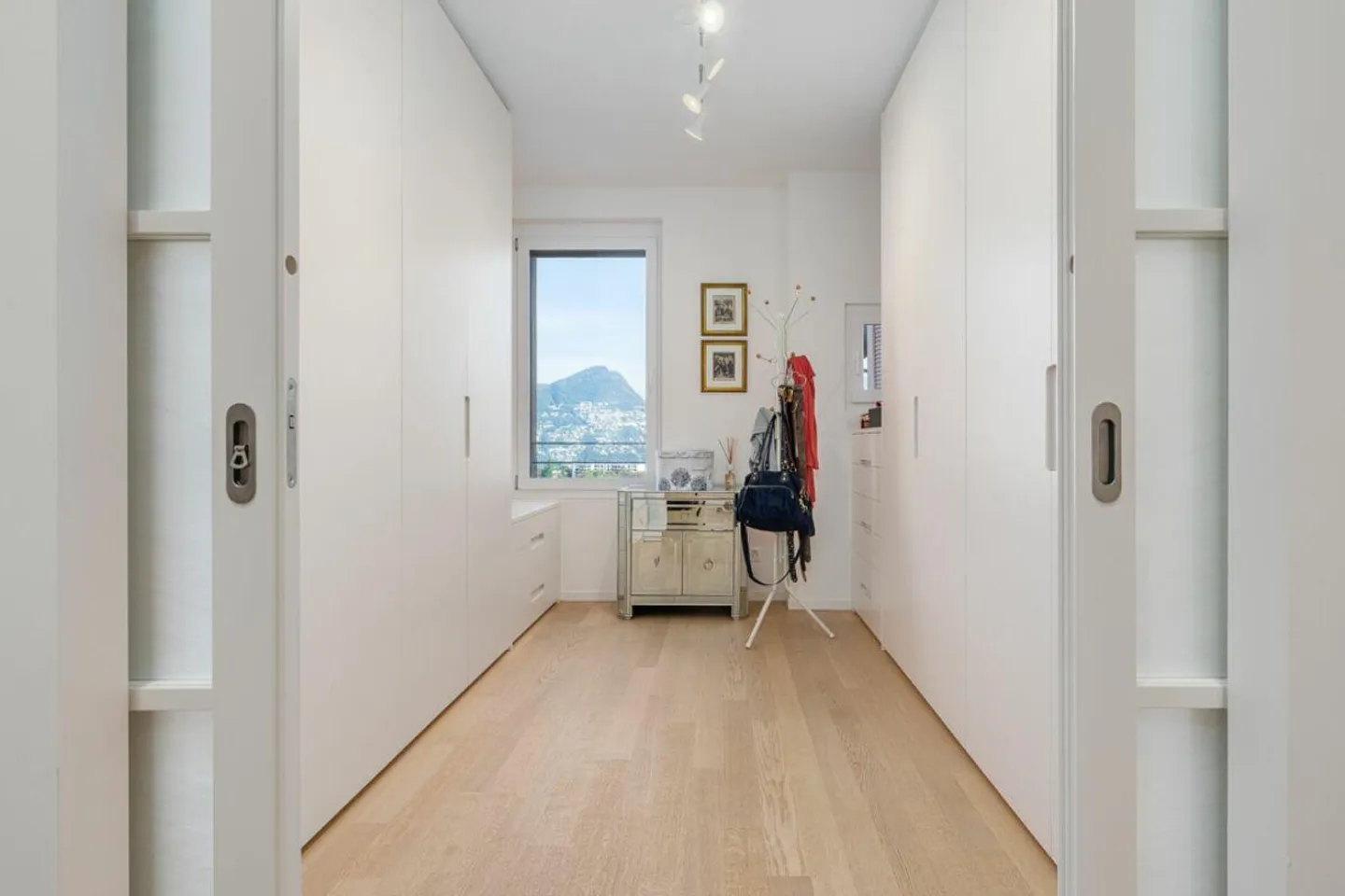 BREGANZONA · VUE SUR LE LAC · MAISON JUMELÉE ÉLÉGANTE AVEC DEUX A... - Photo 23 sur 24