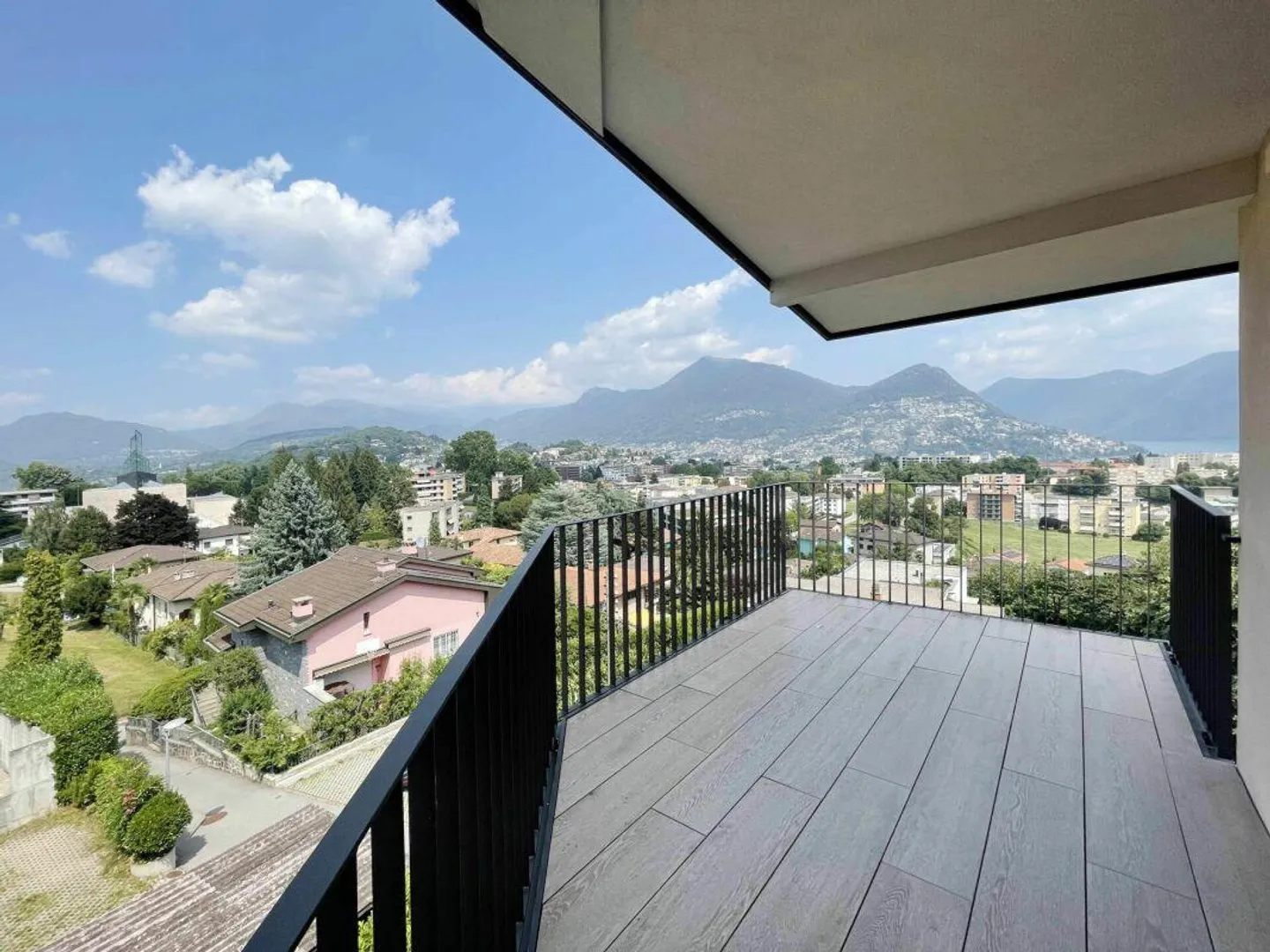 BREGANZONA · VUE SUR LE LAC · MAISON JUMELÉE ÉLÉGANTE AVEC DEUX A... - Photo 12 sur 24