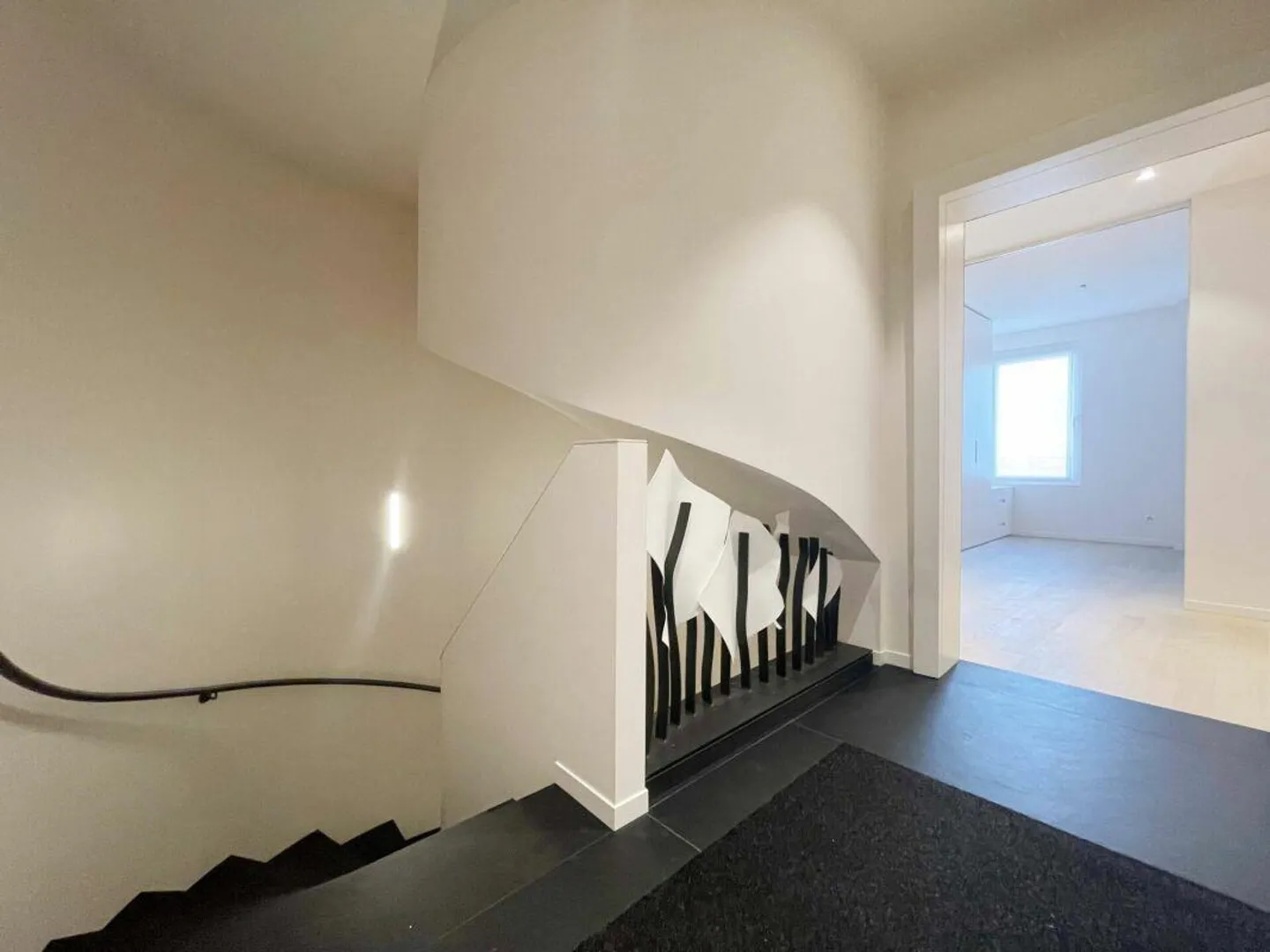 BREGANZONA · VUE SUR LE LAC · MAISON JUMELÉE ÉLÉGANTE AVEC DEUX A... - Photo 14 sur 24