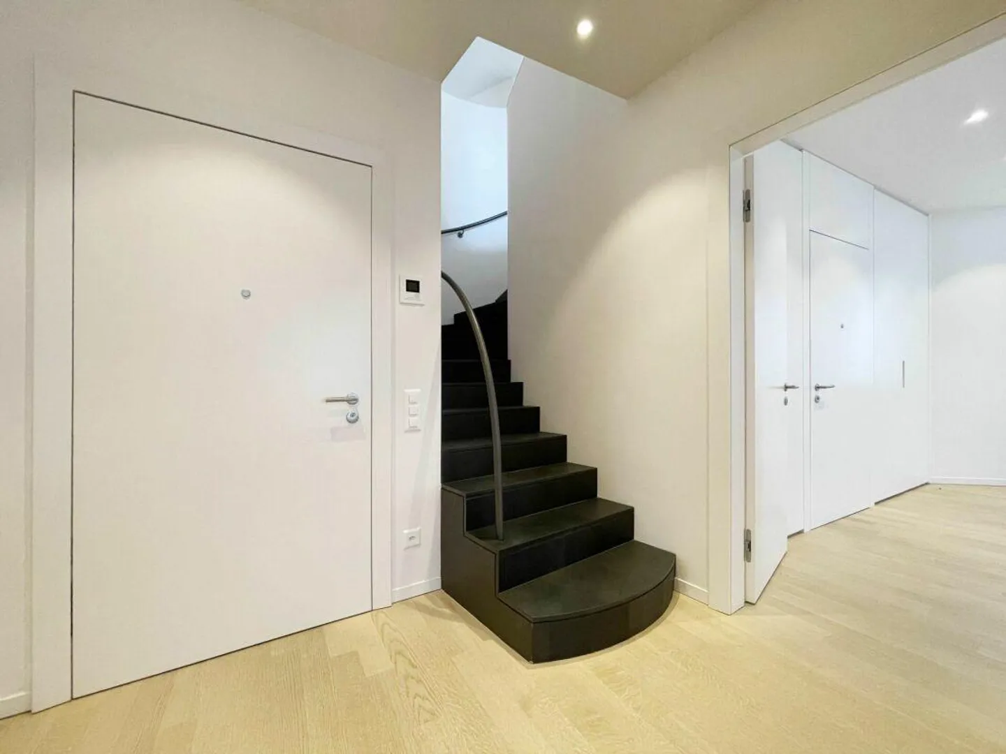 BREGANZONA · VUE SUR LE LAC · MAISON JUMELÉE ÉLÉGANTE AVEC DEUX A... - Photo 15 sur 24