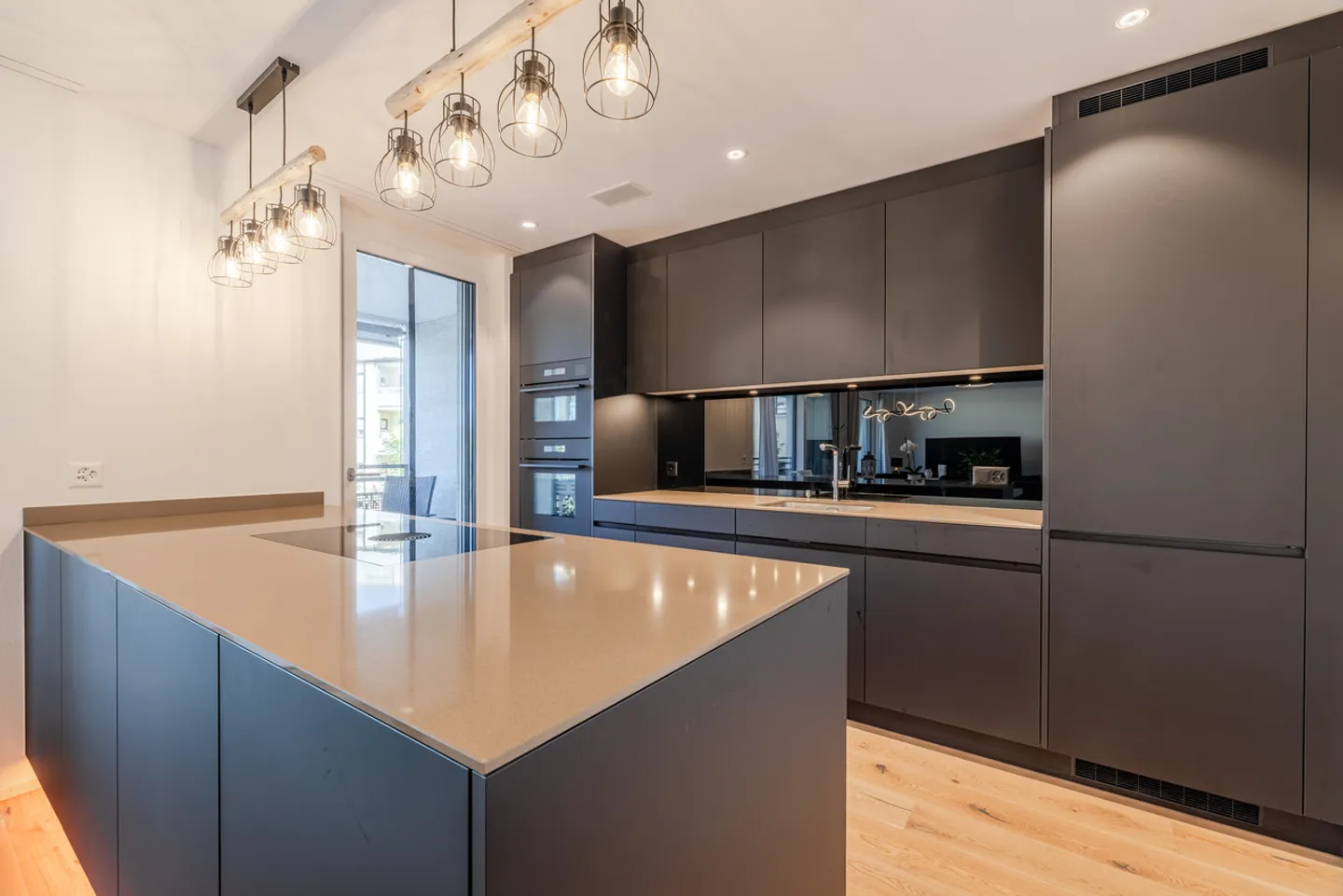 Modernes und zentrales Wohnen in Seenähe - Foto 1 von 7