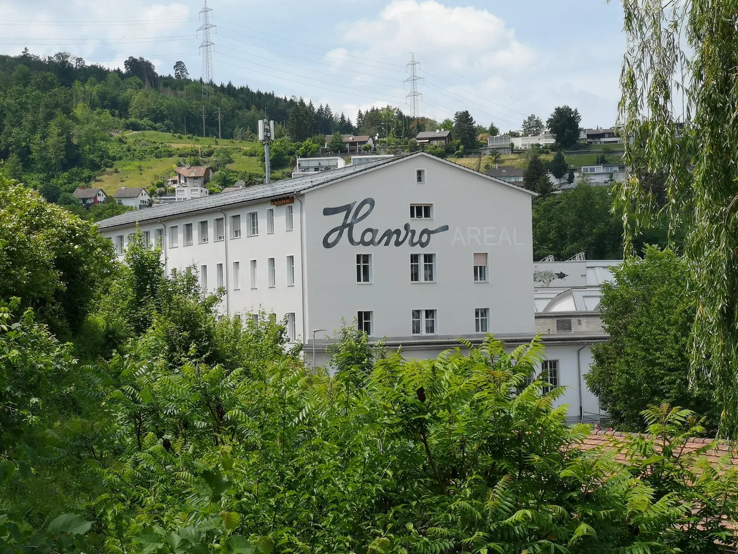 Ampia stanza con possibilità di utilizzo versatile - Foto 7 di 9