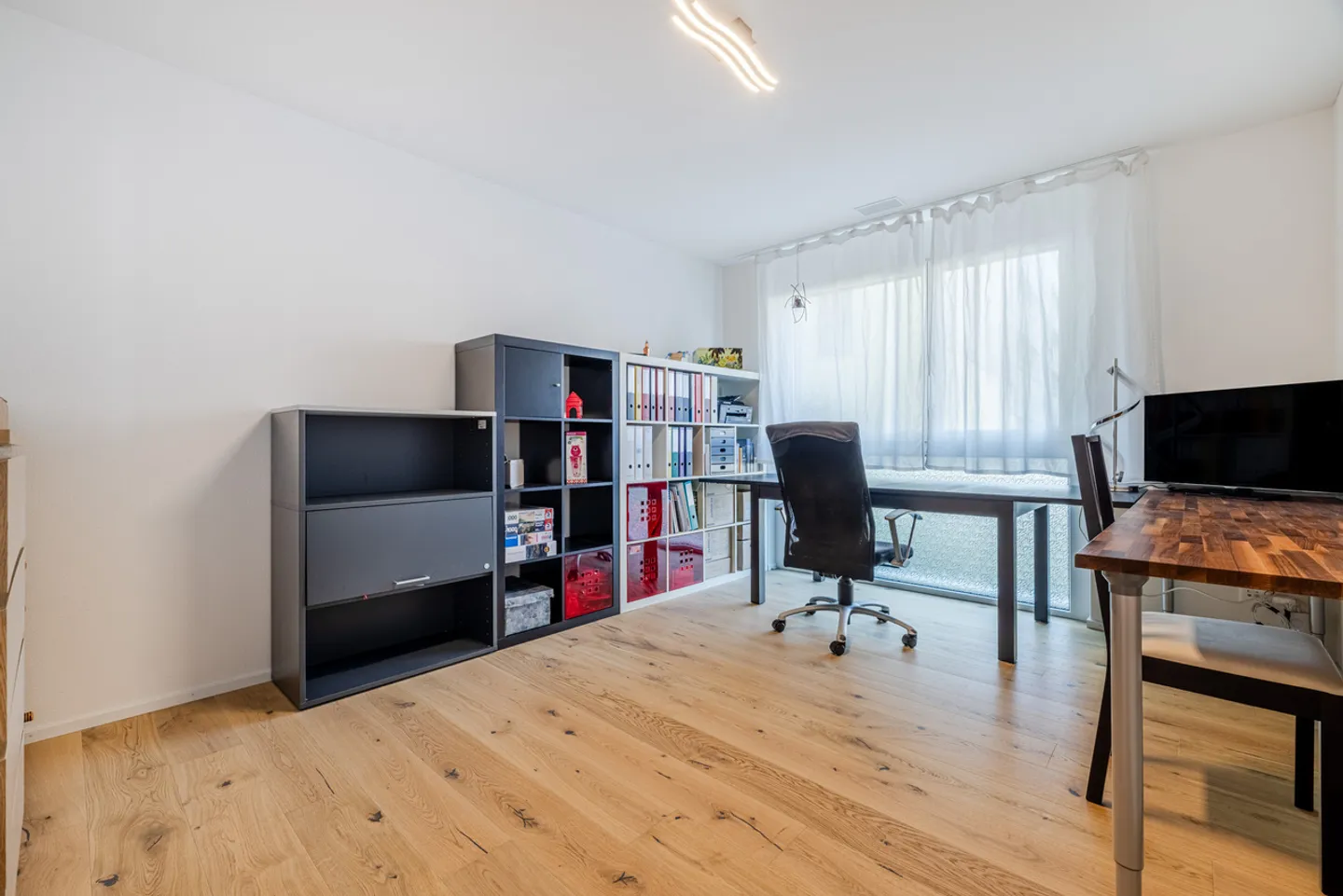 Modernes und zentrales Wohnen in Seenähe - Foto 2 von 7