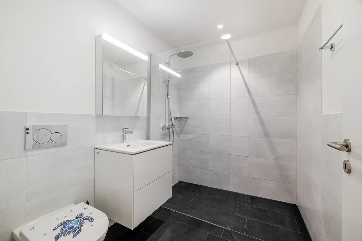 Modernes und zentrales Wohnen in Seenähe - Foto 3 von 7