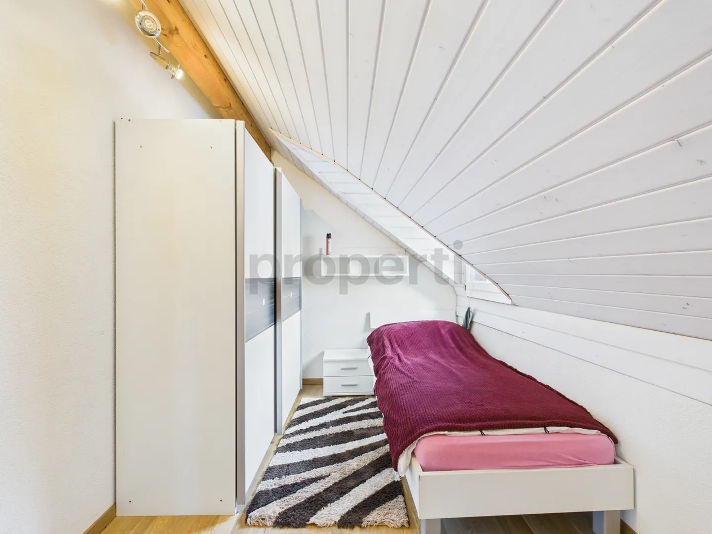 Inviting Row House in Basel with 6.5 Rooms - Photo 9 of 12