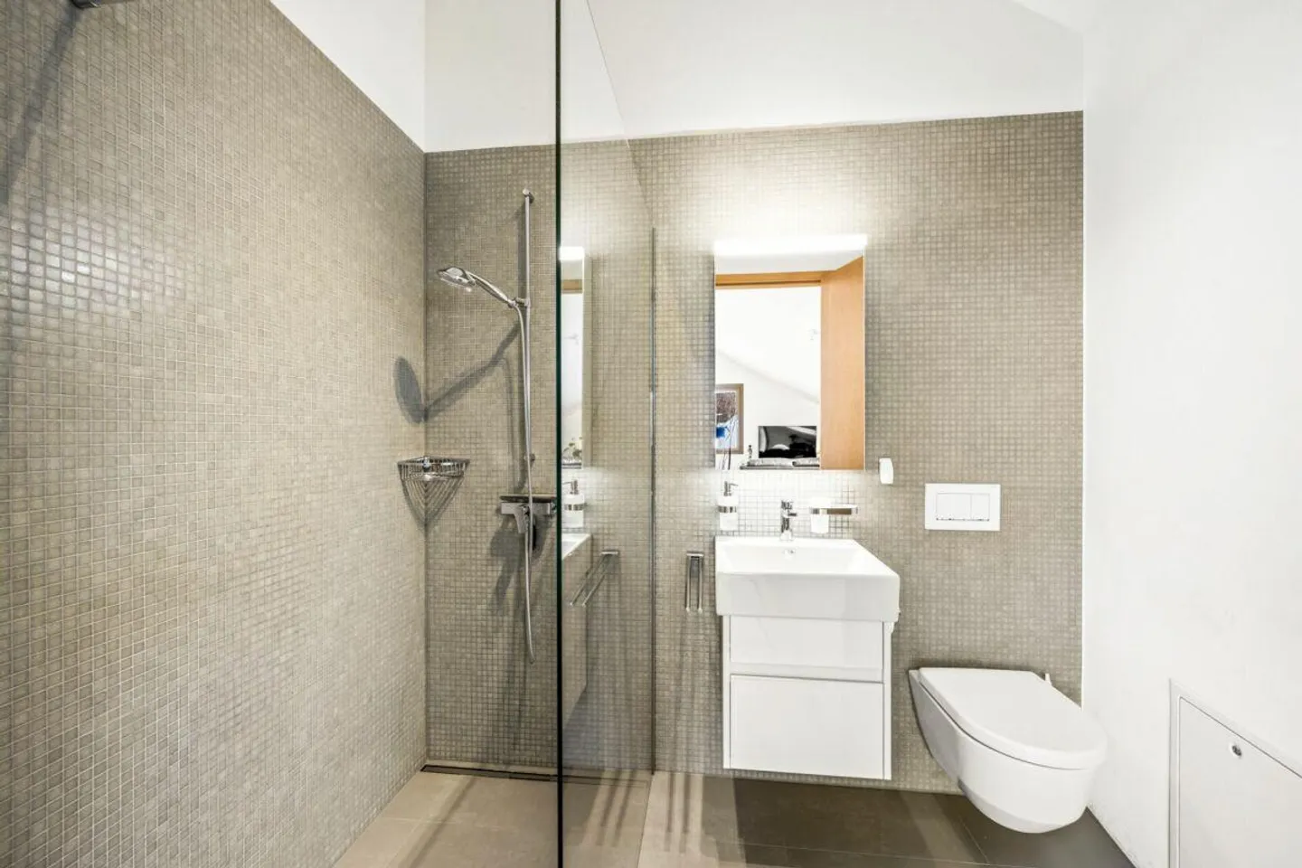 Penthouse élégant et spacieux de 5,5 pièces avec 2 loggias - Photo 10 sur 16