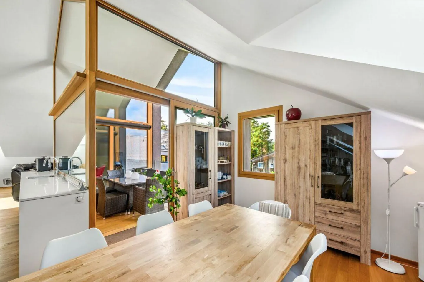 Penthouse élégant et spacieux de 5,5 pièces avec 2 loggias - Photo 6 sur 16