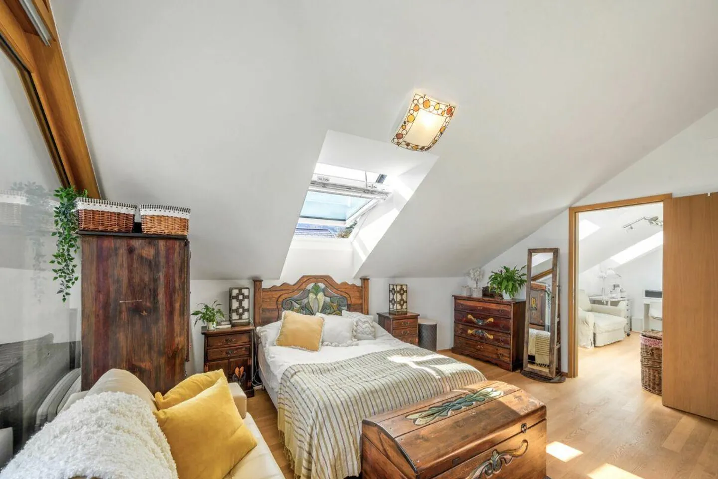 Penthouse élégant et spacieux de 5,5 pièces avec 2 loggias - Photo 8 sur 16