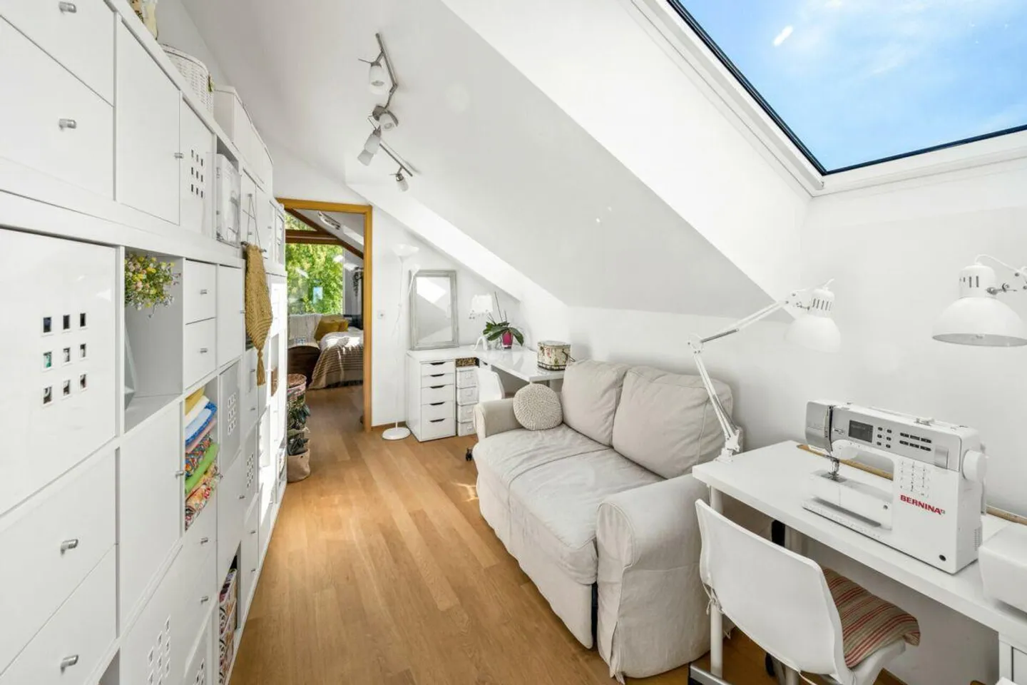 Penthouse élégant et spacieux de 5,5 pièces avec 2 loggias - Photo 13 sur 16