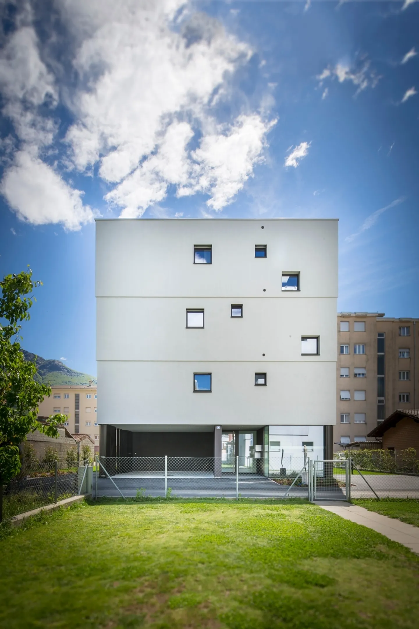 «Moderna casa plurifamiliare con 3 unità da 3.5 locali a Bellinzona» - Foto 2 di 13