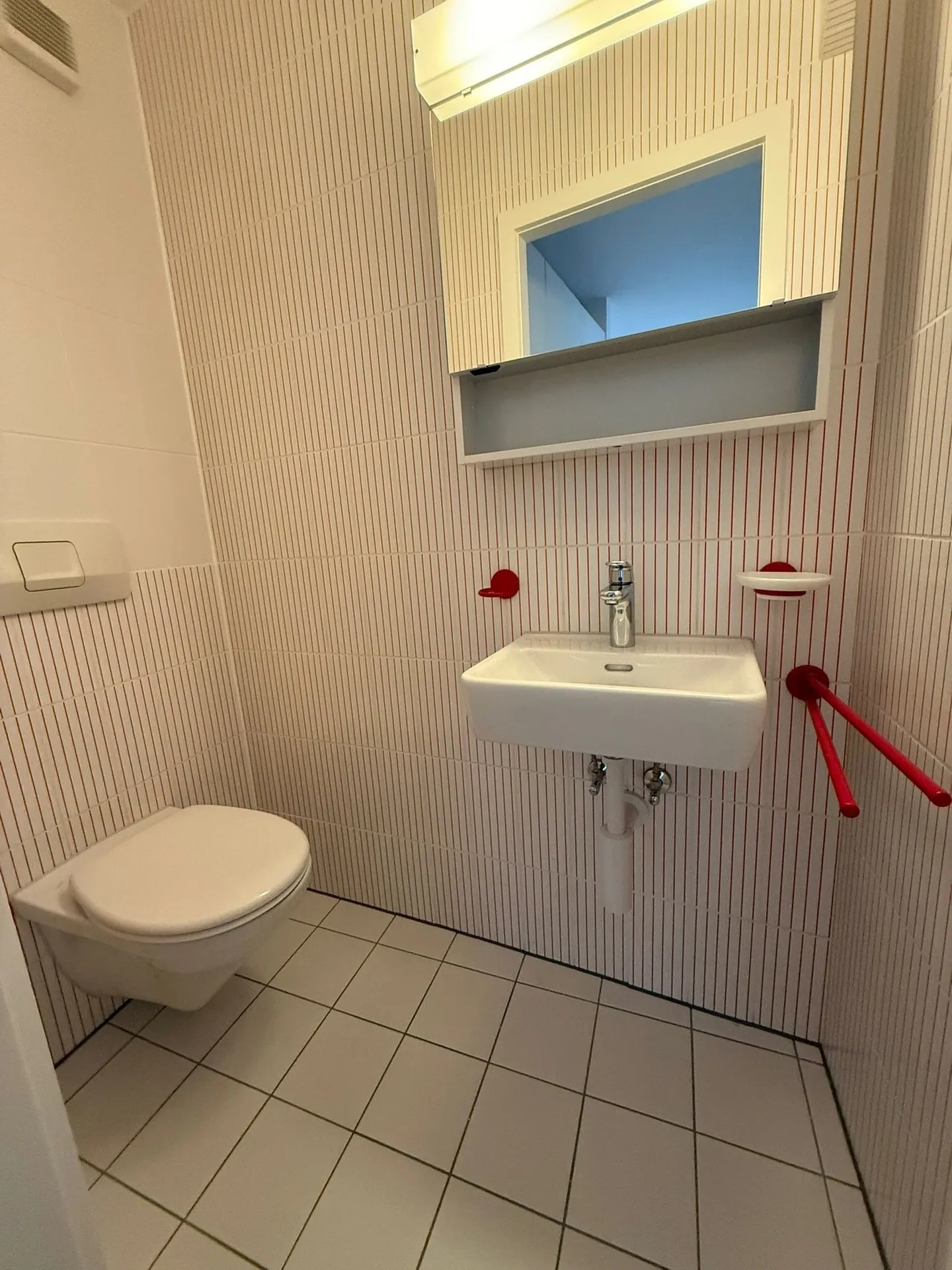 Charmante 3.5-Zimmer-Maisonette-Wohnung mit Blick auf die Birs - Foto 12 von 12