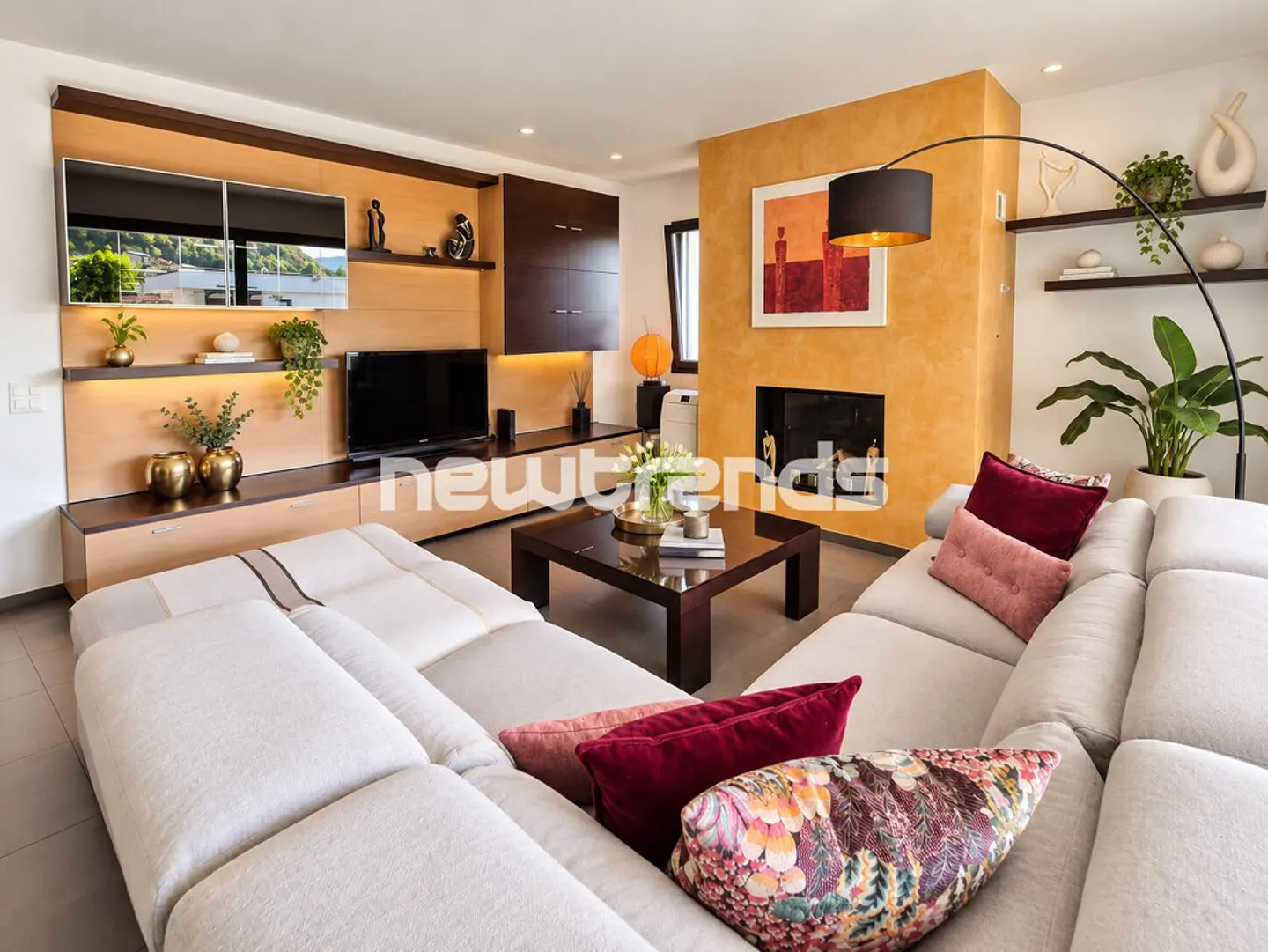Agno, 4.5 Zimmer mit Terrasse, Garten, Jacuzzi, privatem Fitnessraum und Abstellraum - Foto 2 von 17