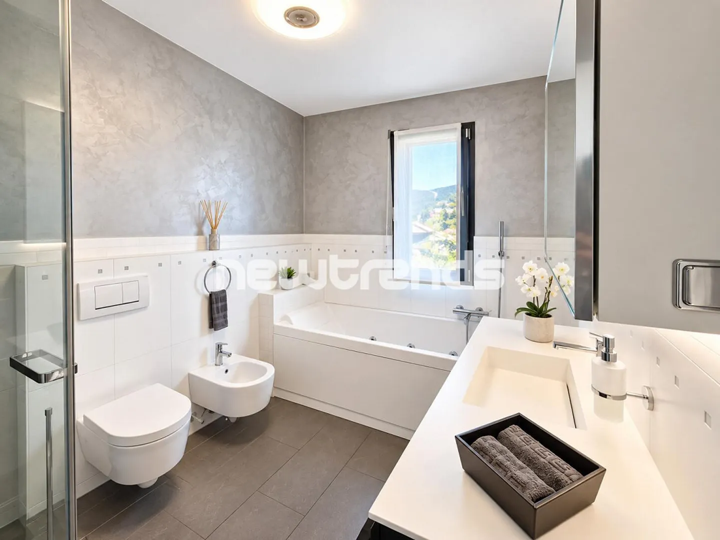 Agno, 4.5 Zimmer mit Terrasse, Garten, Jacuzzi, privatem Fitnessraum und Abstellraum - Foto 9 von 17
