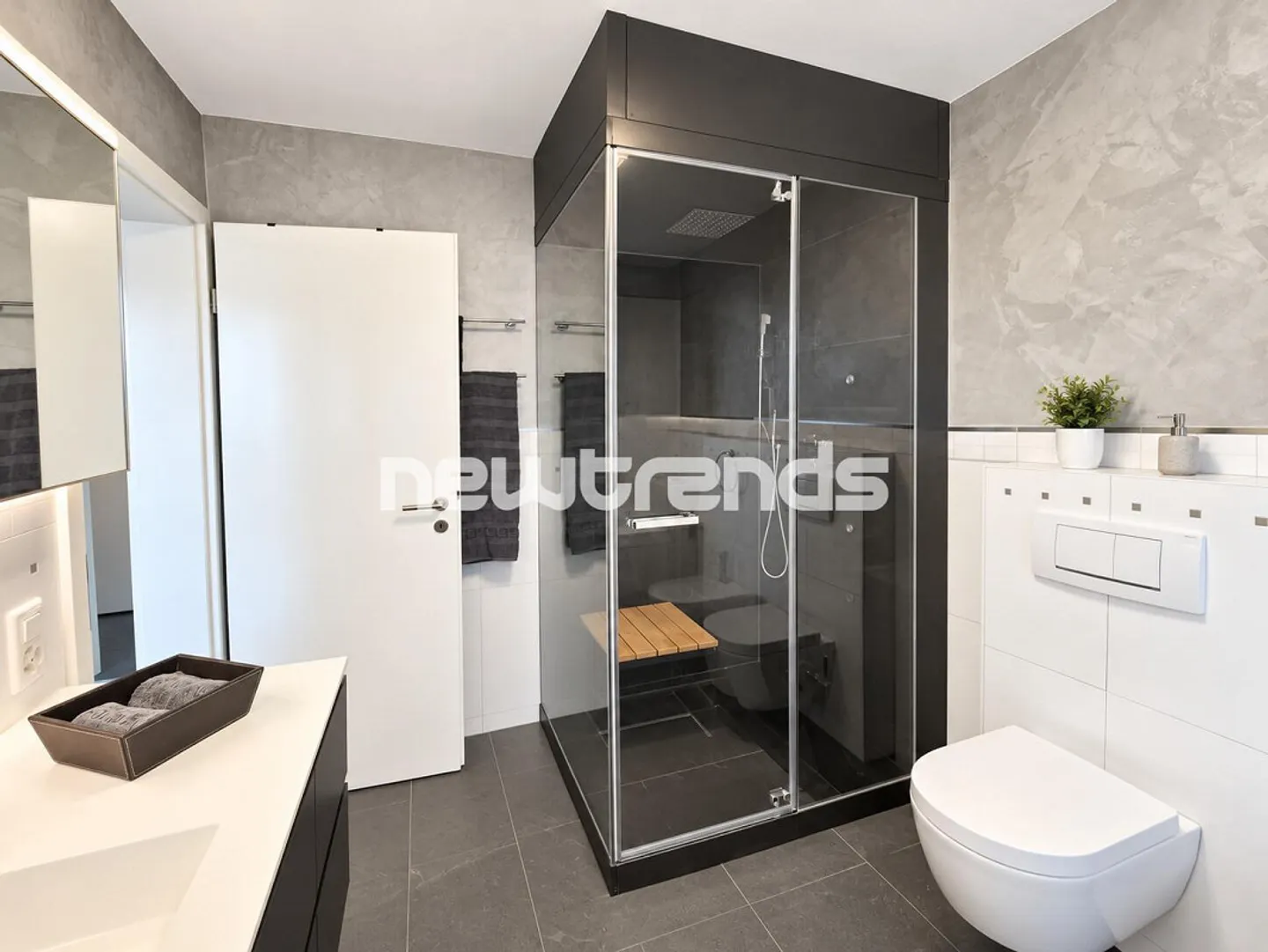 Agno, 4.5 Zimmer mit Terrasse, Garten, Jacuzzi, privatem Fitnessraum und Abstellraum - Foto 10 von 17