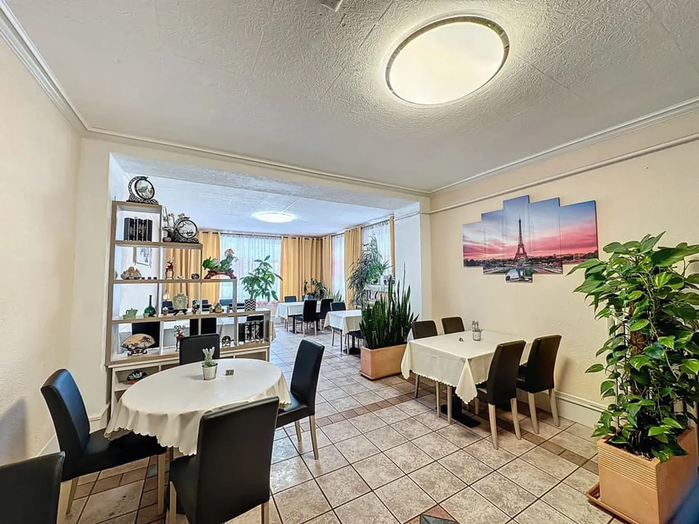 Edificio misto con ristorante - Foto 5 di 13