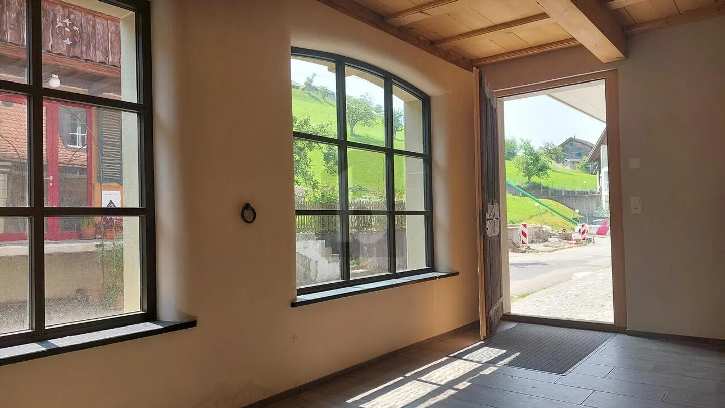 Penthouse for rent - Photo 2 of 6