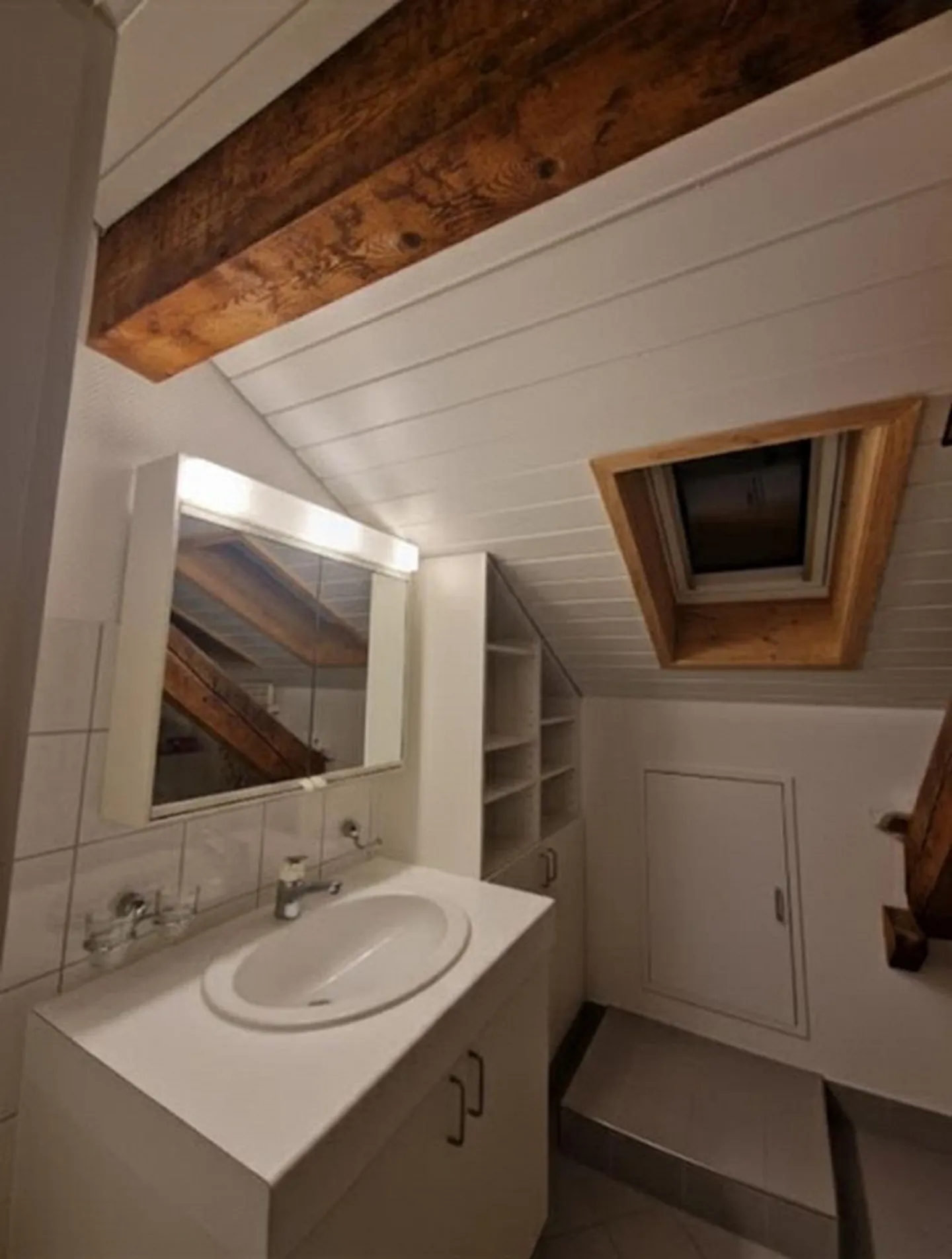 Vivre sous le toit - charmant appartement 1 chambre à St. Gallen - Photo 4 sur 6