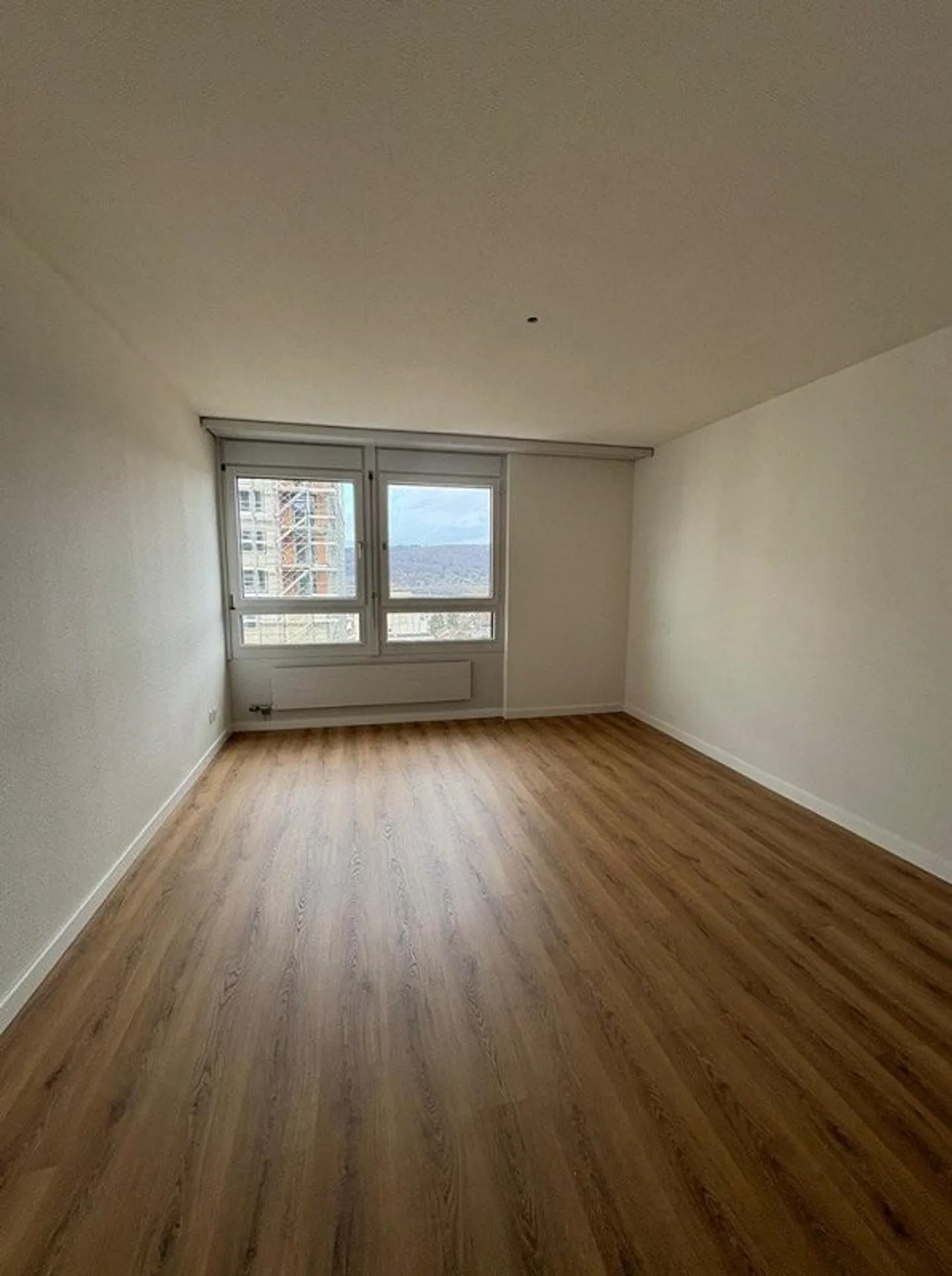 Charmante 3.5-Wohnung im 8. OG - Foto 7 di 7